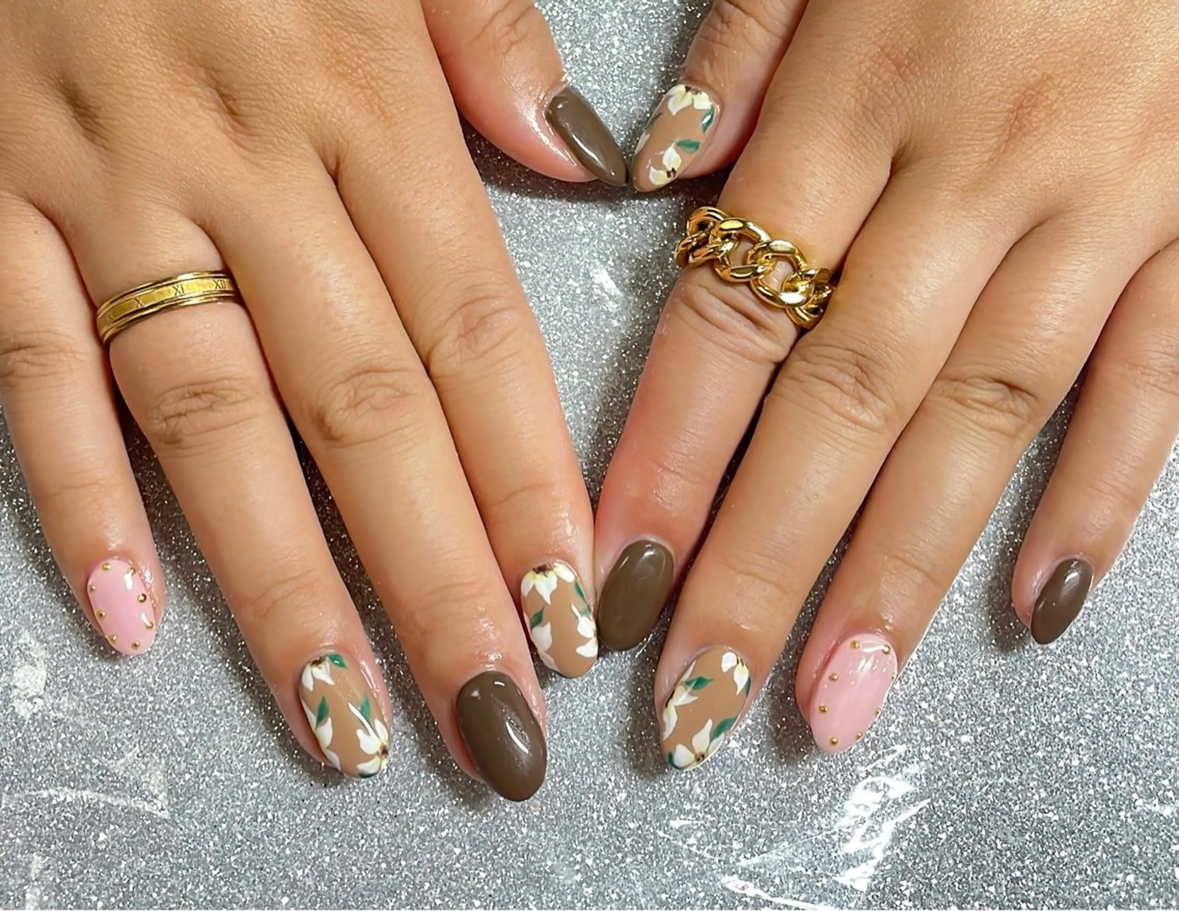 ネイル ハンドネイル VIERU 🌈🎀💖のネイルデザイン