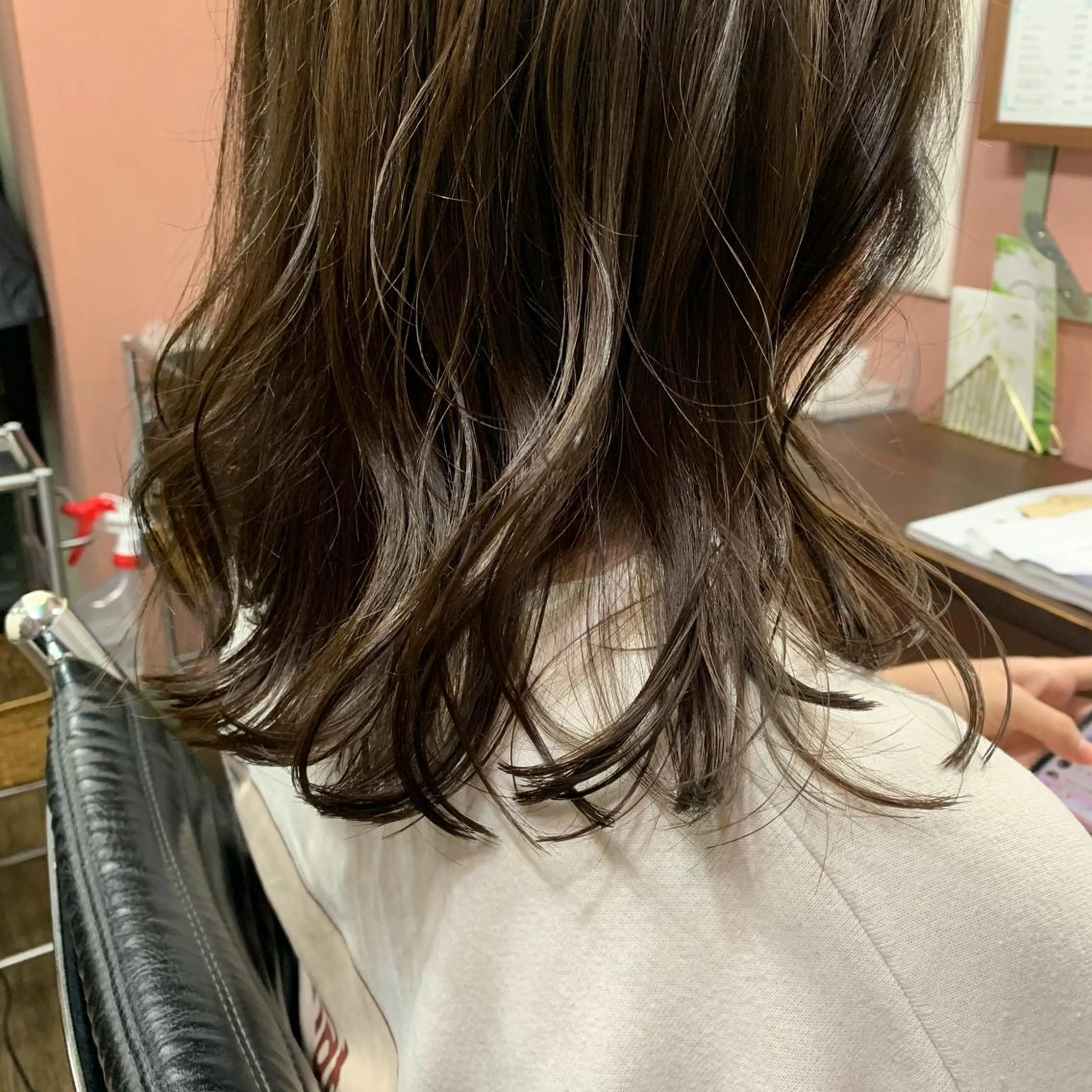 ミディアム カラー オリーブカラー ヘアカラー トリートメント chouette シュエットのヘアスタイル