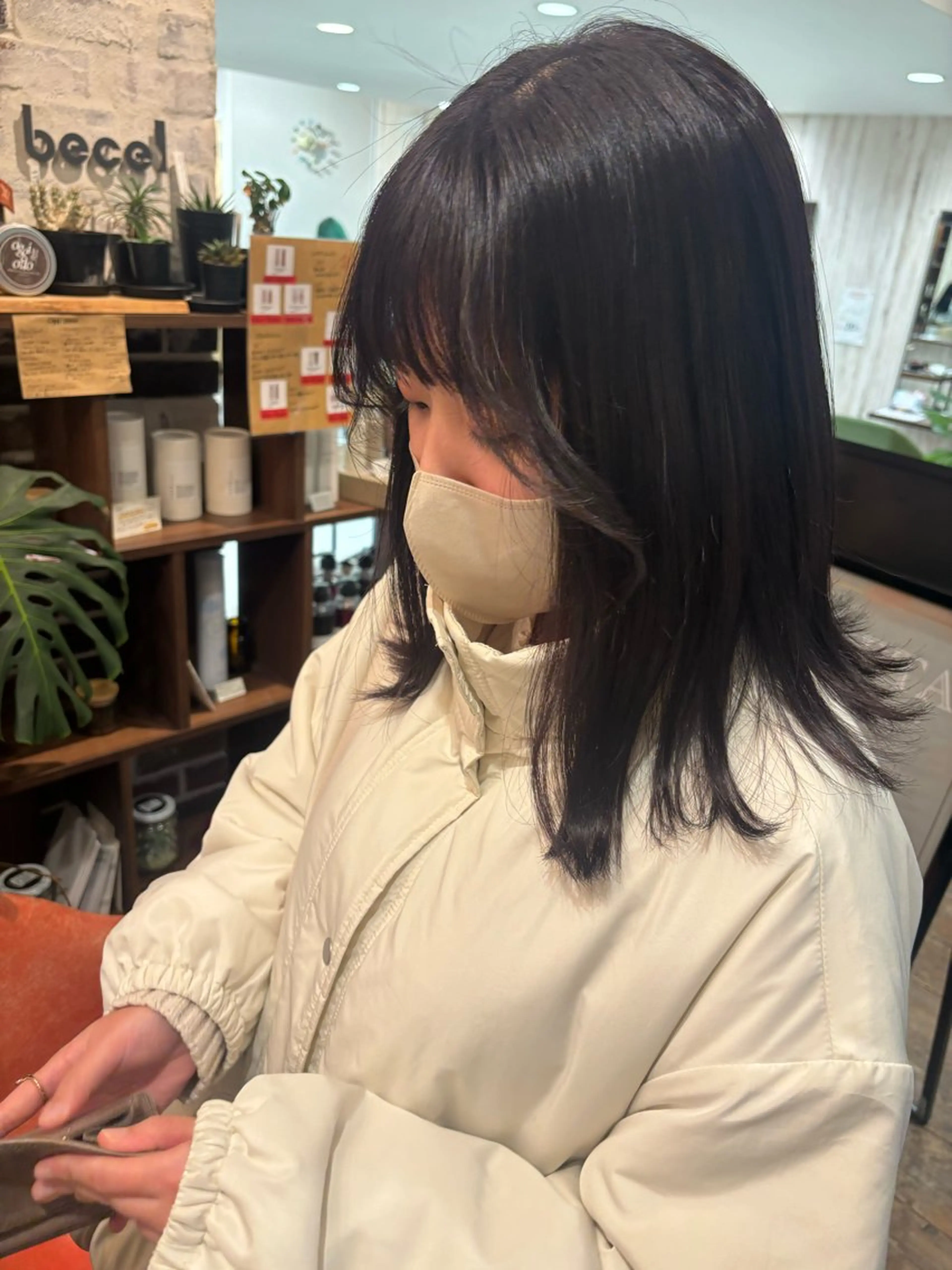 ミディアム カラー 保谷 菜々美のヘアスタイル