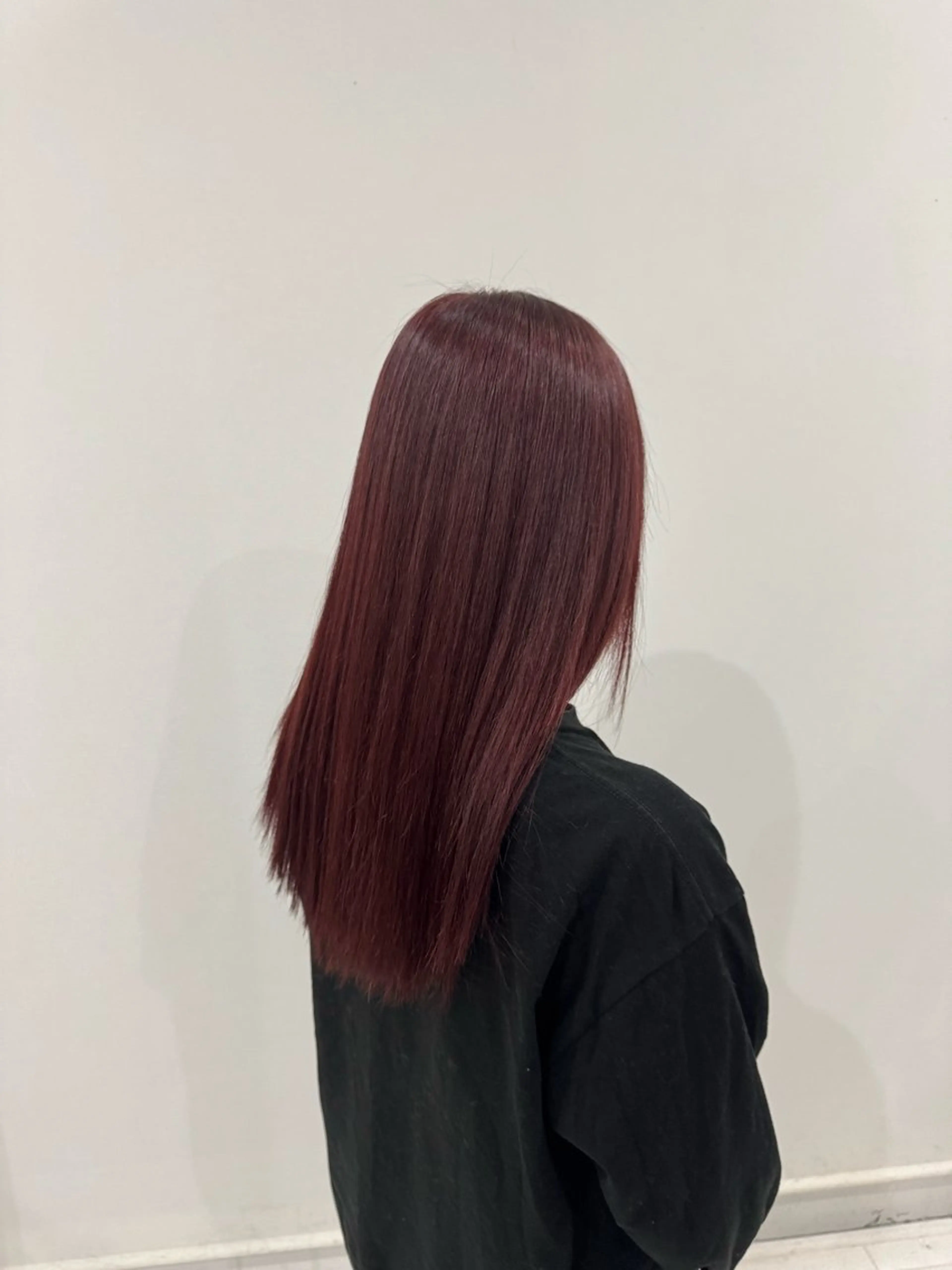 ロング カラー ボルドーカラー カシス 透明感カラー ヘアカラー TOKU KAZUHAのヘアスタイル