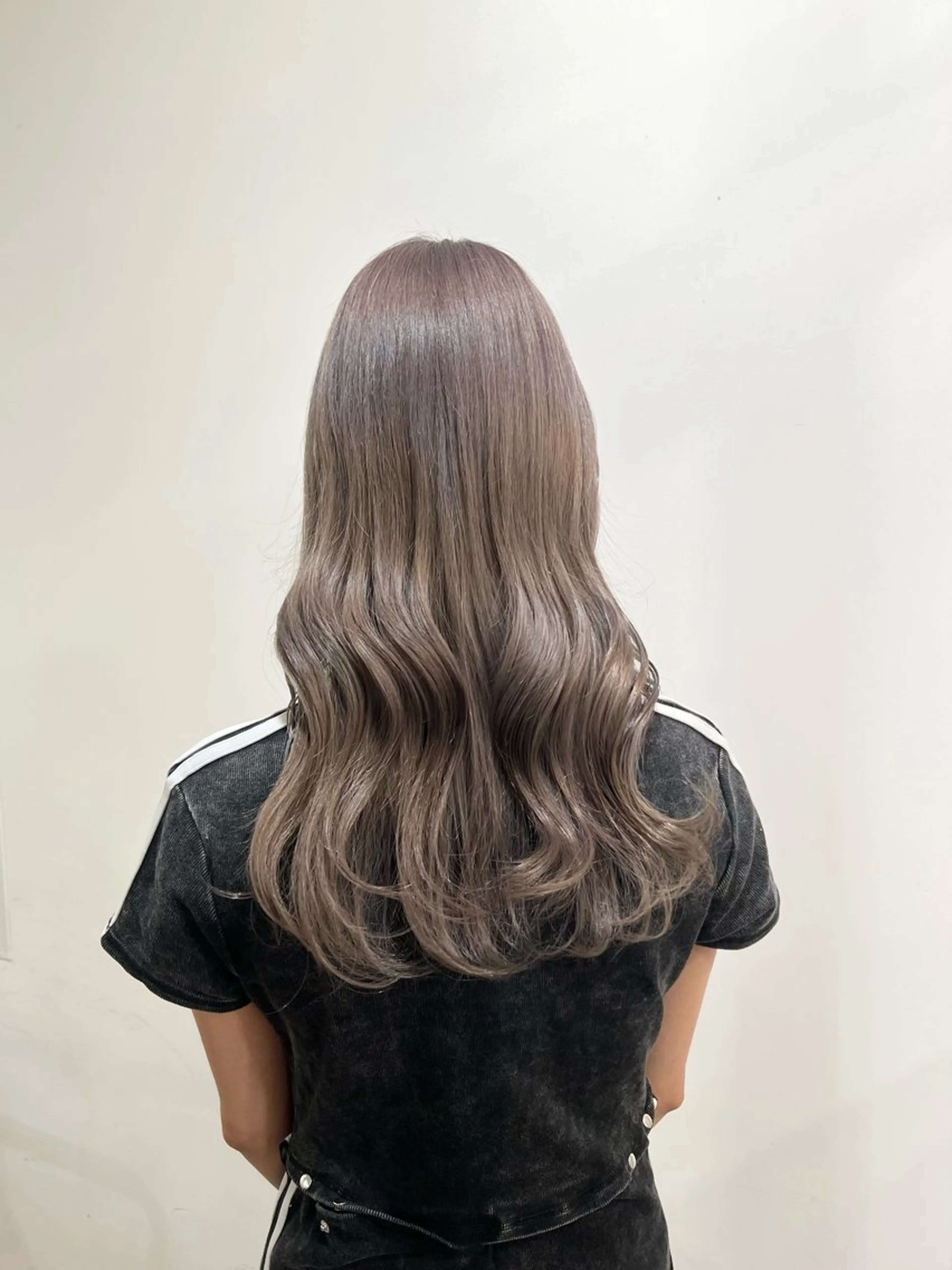 ロング カラー ブリーチ グレージュ ミルクティーグレージュ ヘアカラー きむら なみか🪐のヘアスタイル