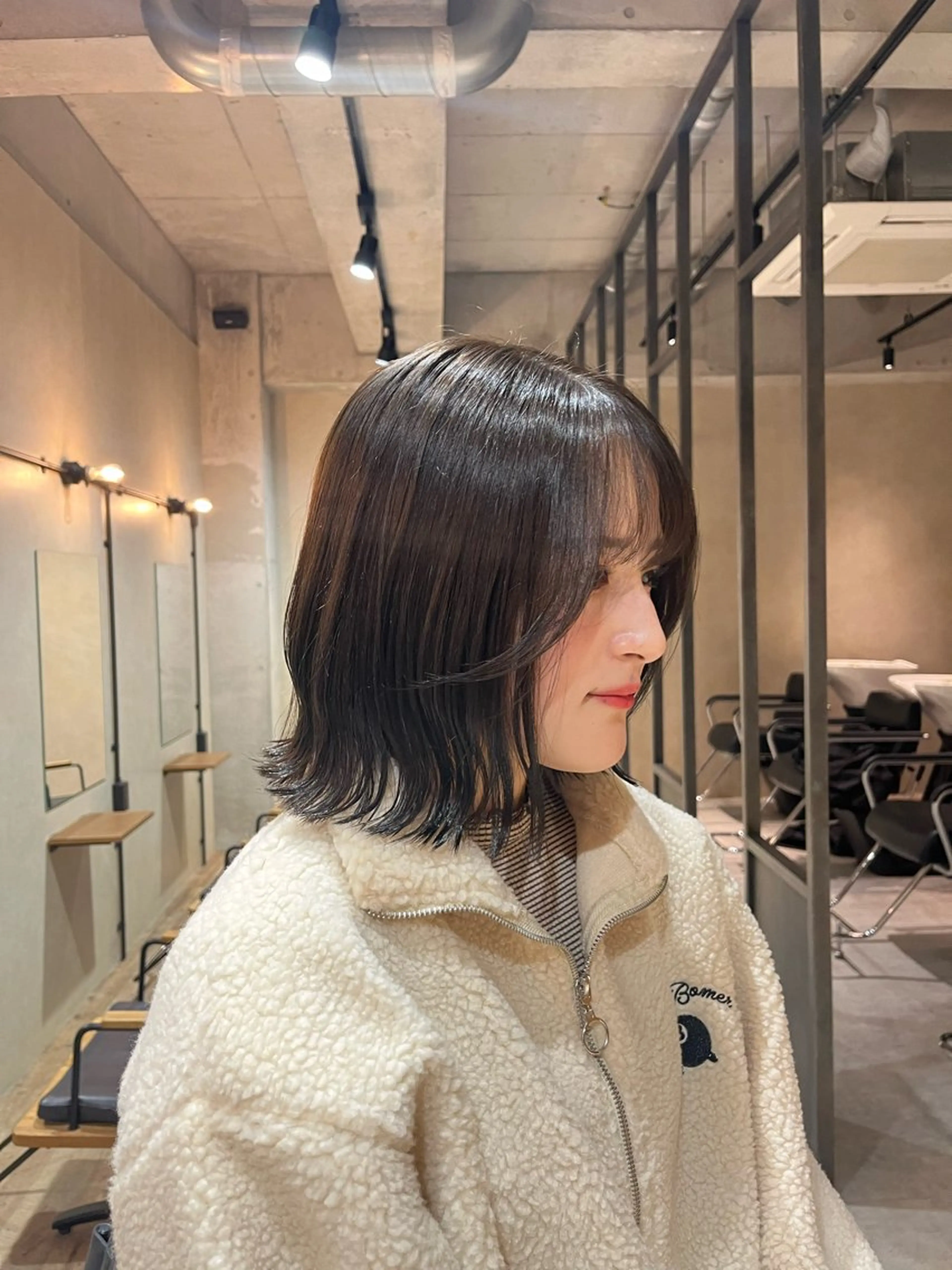 ミディアム 菅野 紗弥のヘアスタイル
