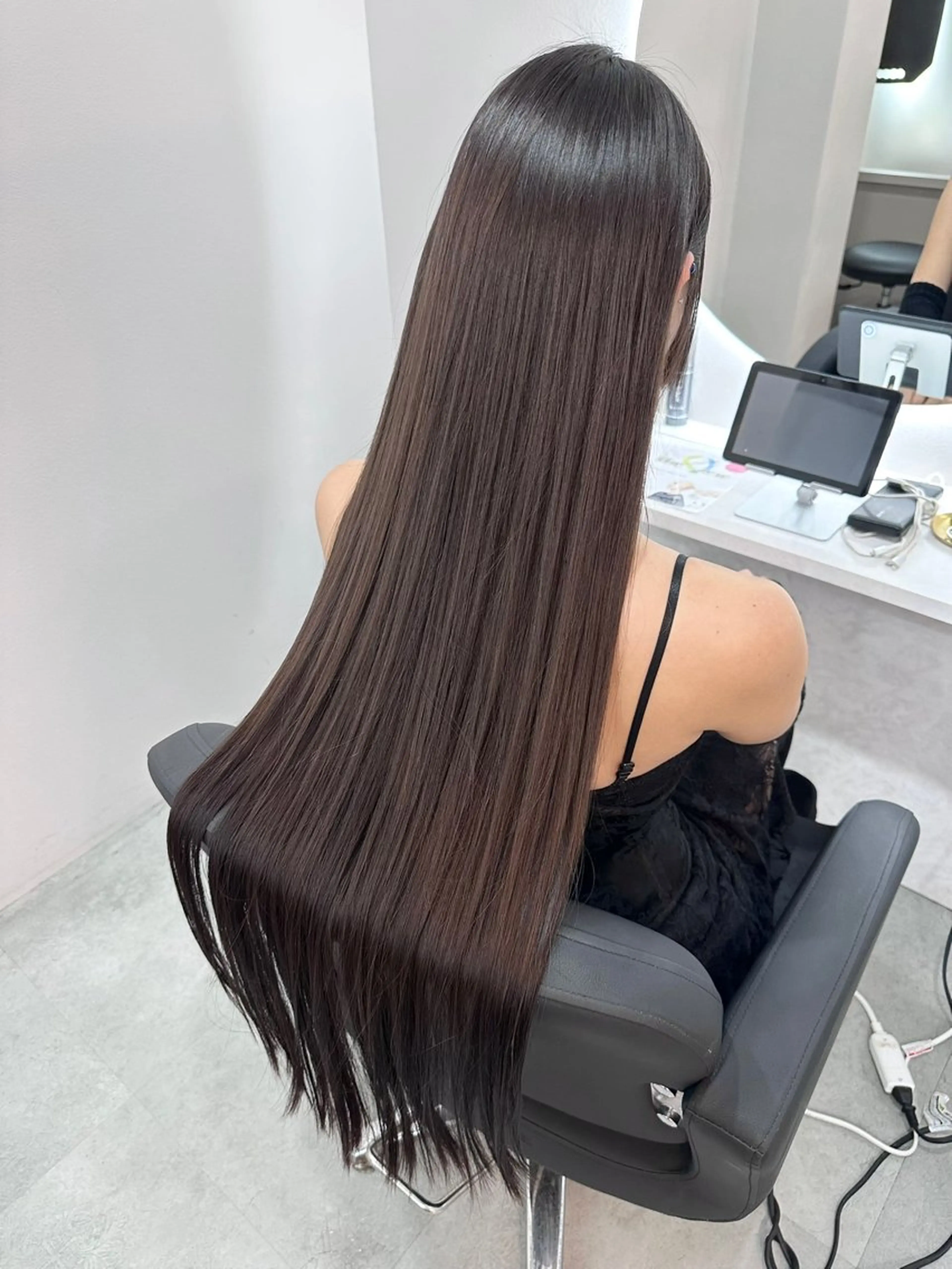 【W髪質改善ケア✨】ALLEN特製酸性ストレート+ケアフルカラー+超音波TOKIOトリートメント土日祝+¥500の写真