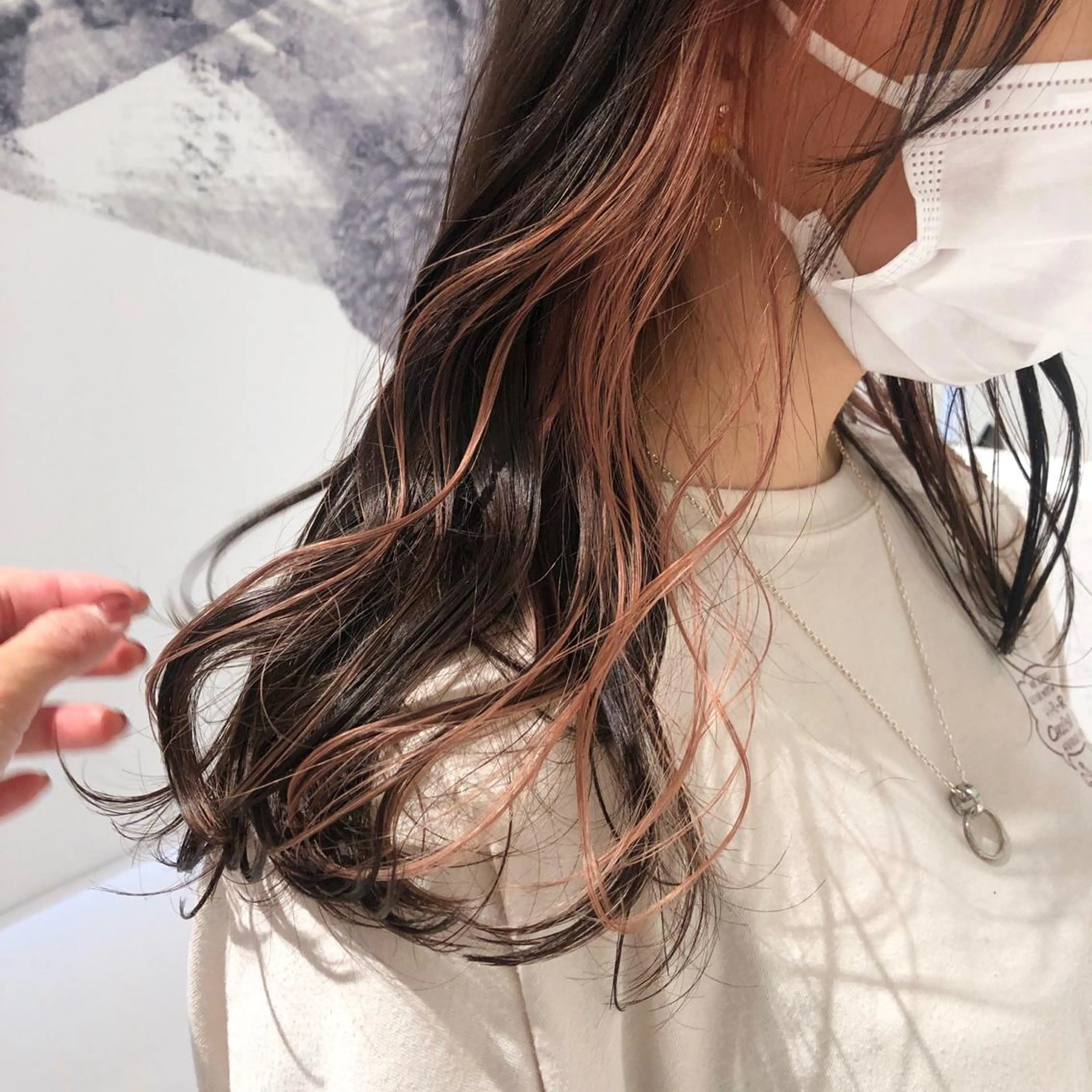セミロング カラー ピンクカラー 古屋 花織のヘアスタイル