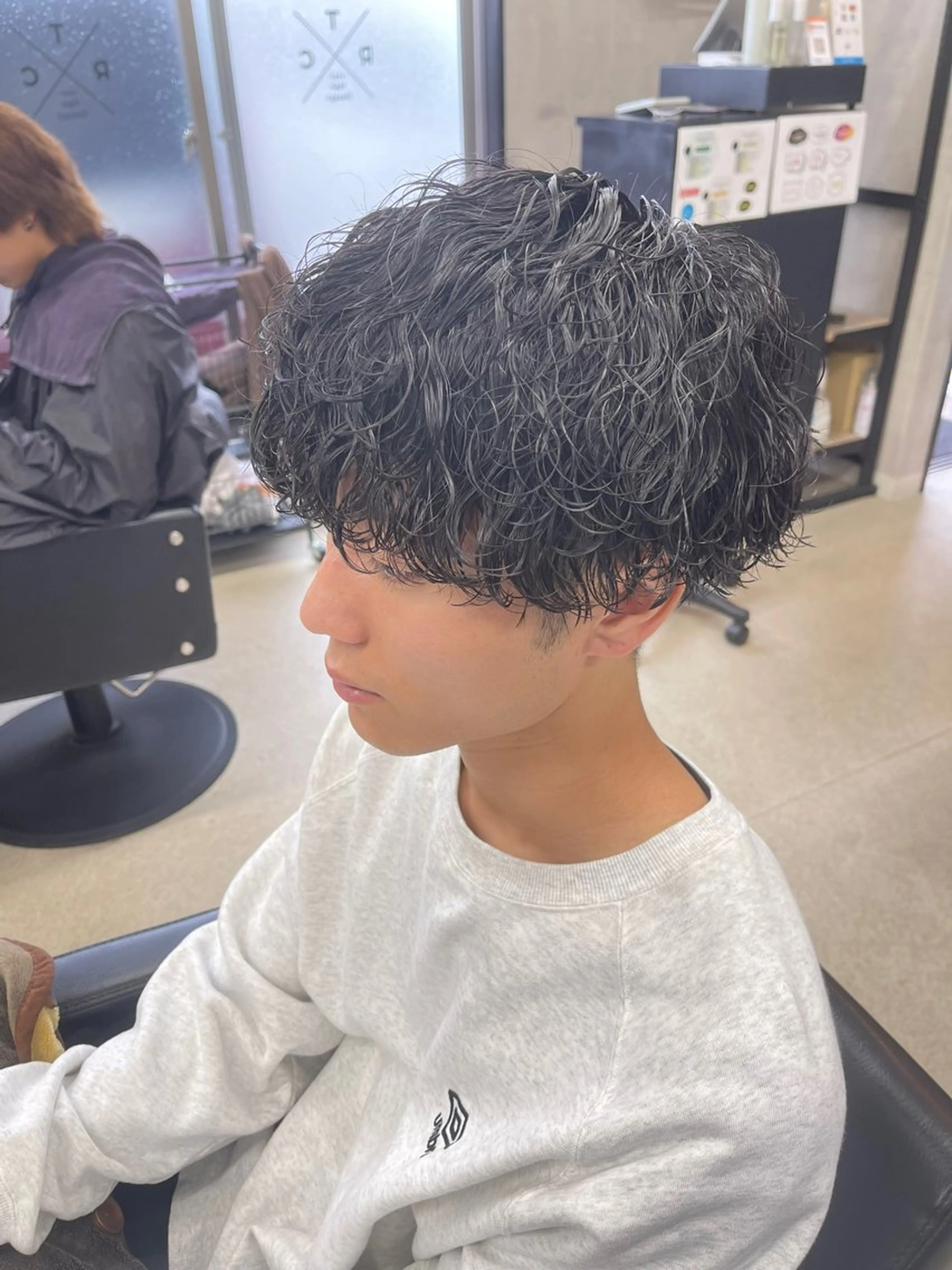 ミディアム パーマ メンズ ミディアムパーマ マッシュ メンズパーマ 波巻きパーマ カット パーマ メンズパーマ職人/ 天神/tatsukiのヘアスタイル