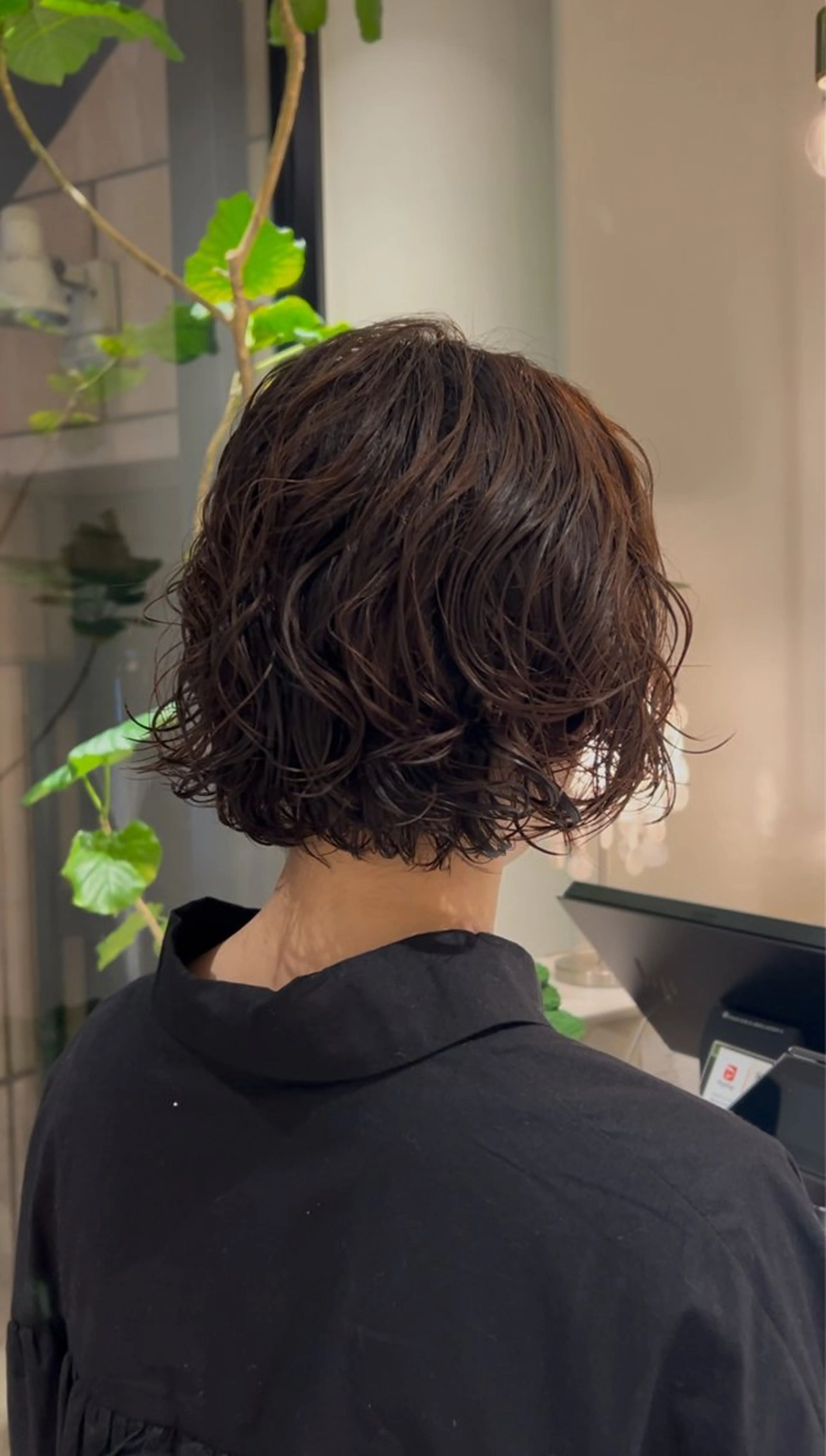 ショート パーマ ボブ 伸ばしかけ ショートヘア カット パーマ 位田 結実のヘアスタイル