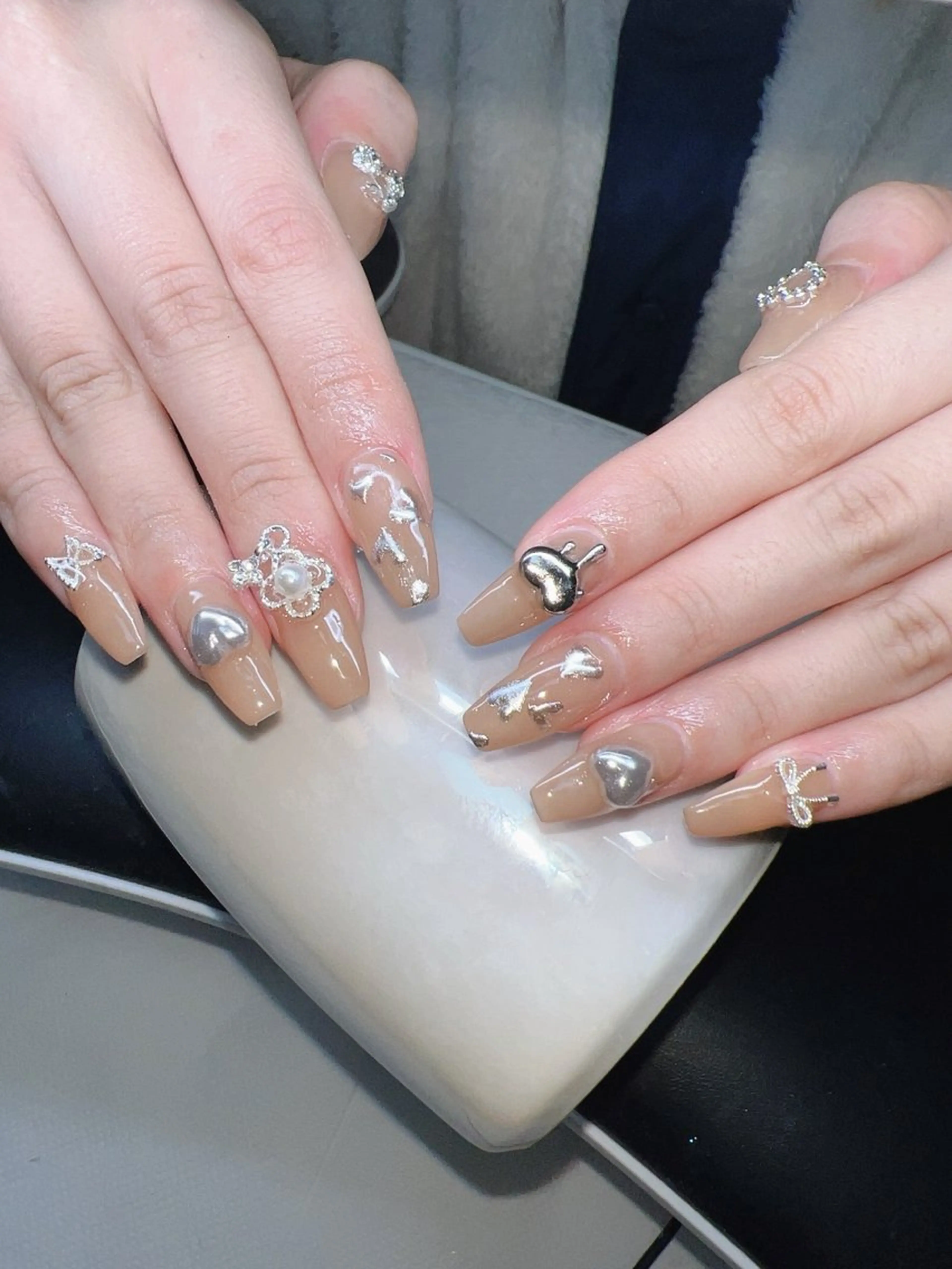 ネイル オーロラネイル チークネイル 長さ出し フットネイル フレンチネイル ハンドネイル Lee Nailsのネイルデザイン