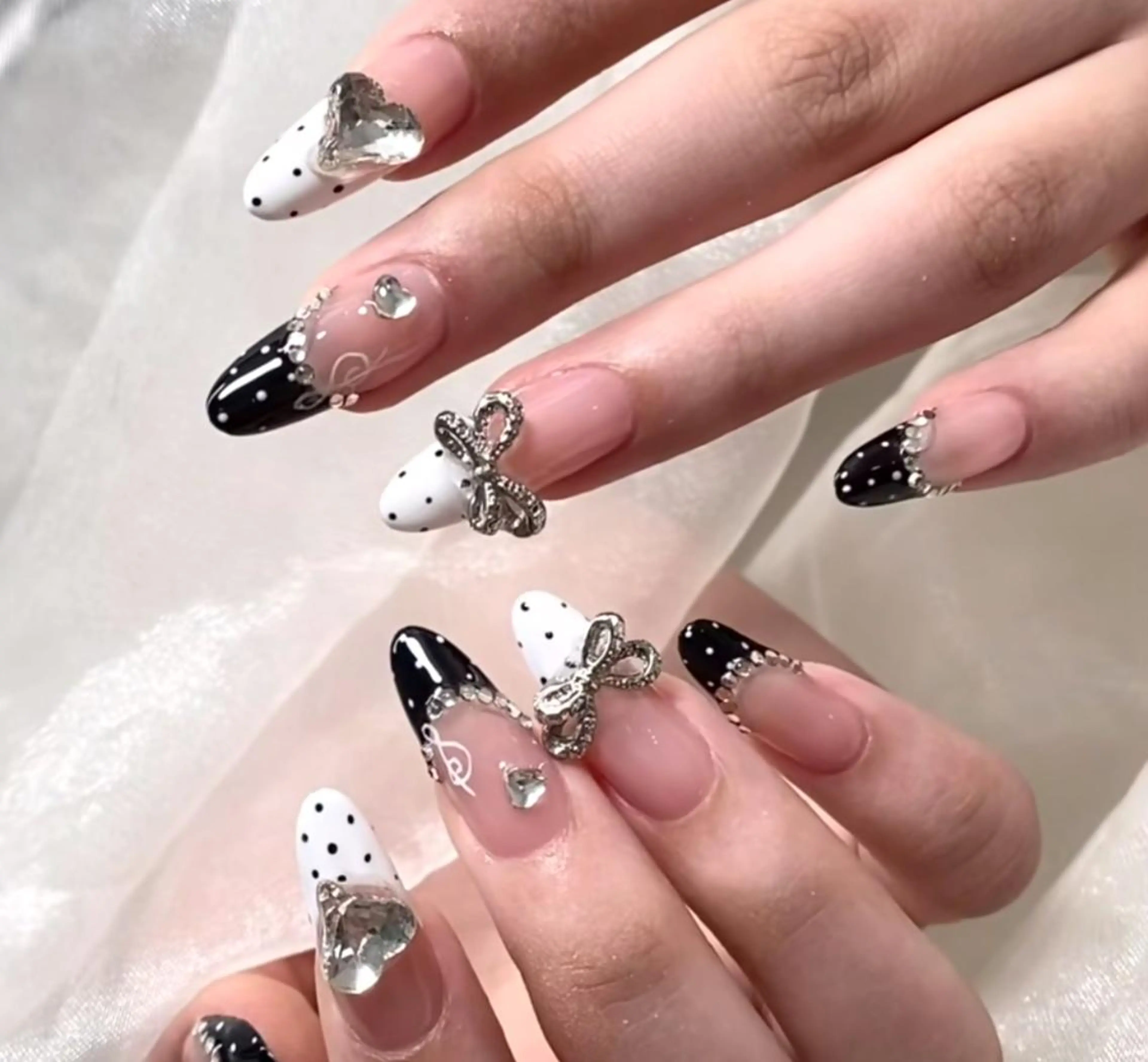 ネイル ハンドネイル ハンドケア 🍑 momo_nailのネイルデザイン