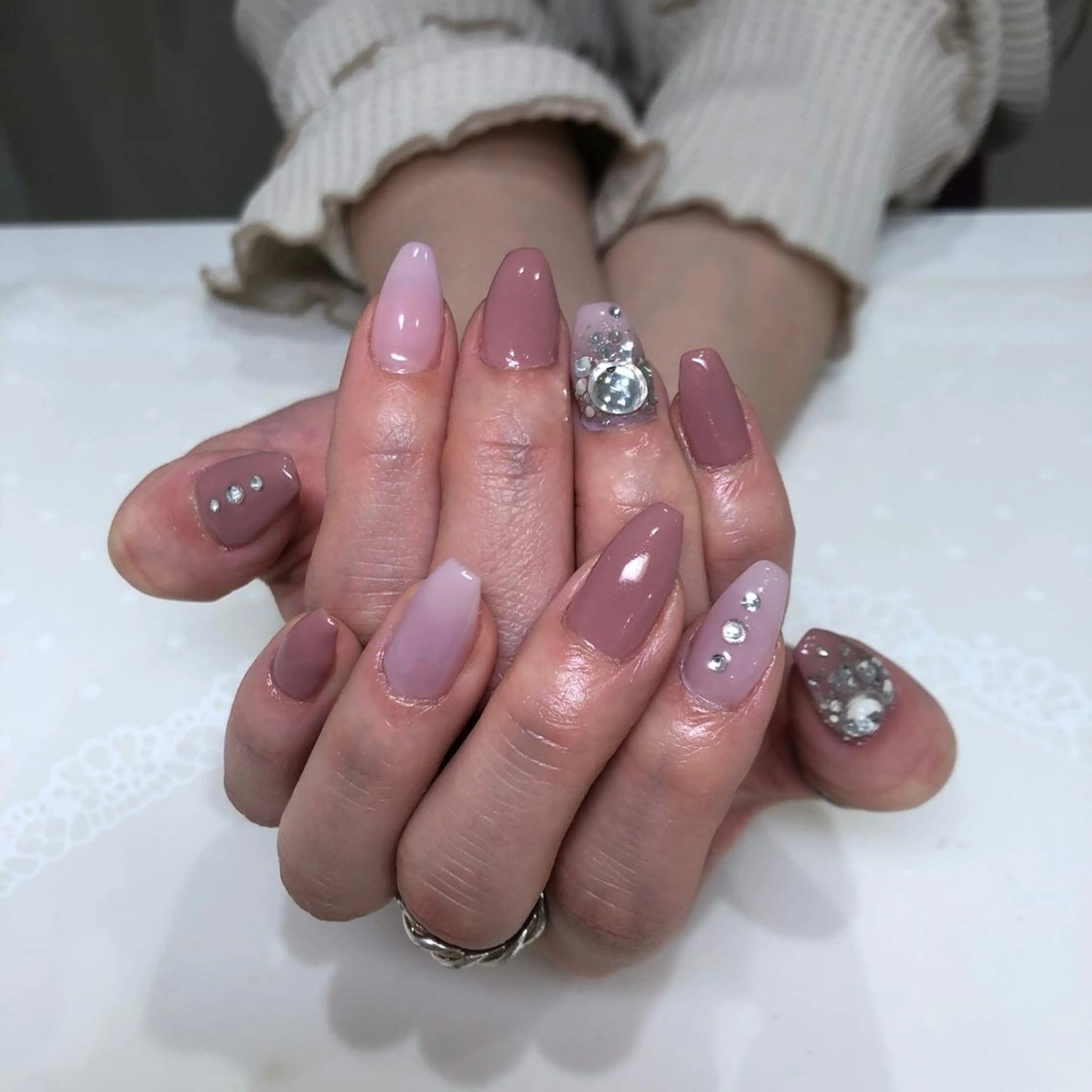 ネイル 椿森 美瑠紅の眉毛・アイブロウイメージ