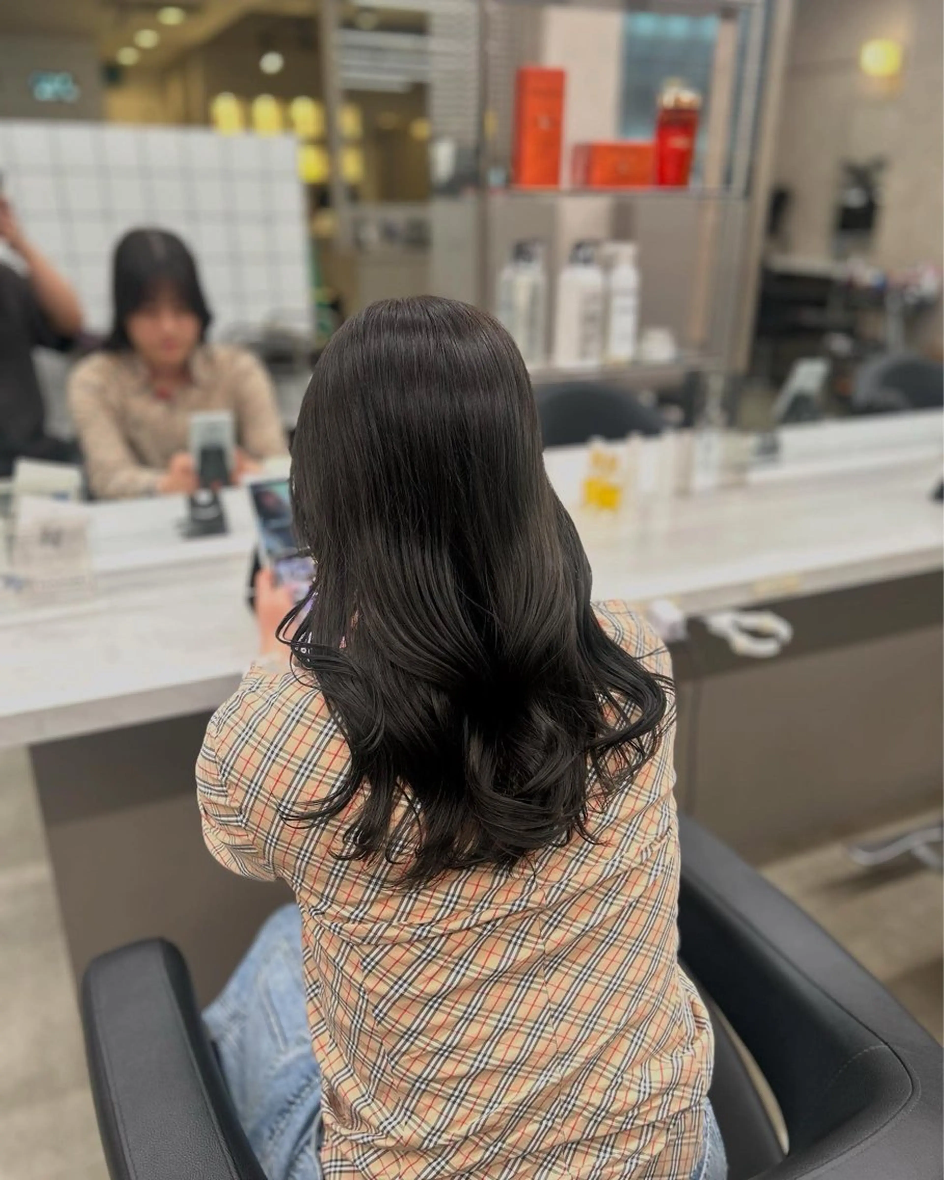セミロング カラー パーマ ヘアアレンジ メンズ キッズ カット ヘアカラー トリートメント 🦋韓国レイヤー｜ 透明感グレージュ🦋のヘアスタイル