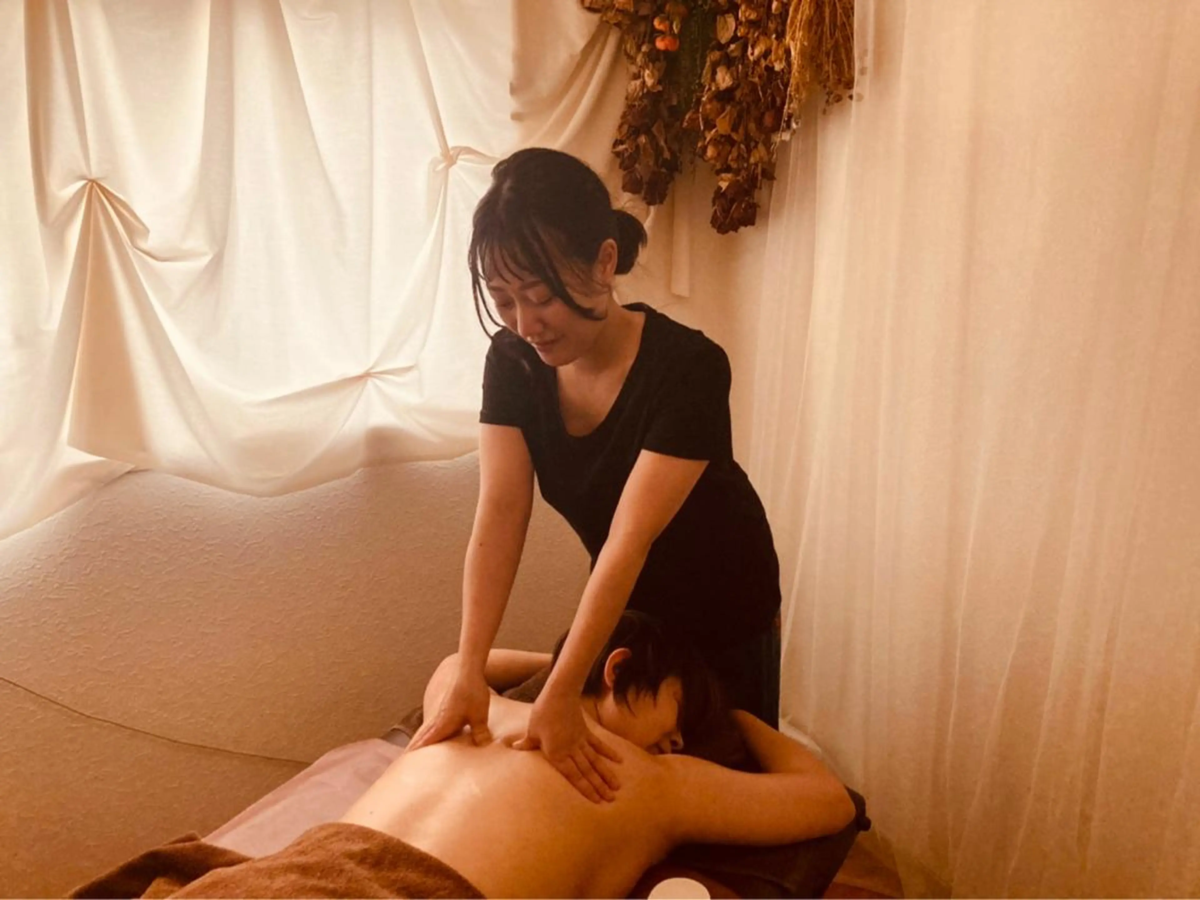 リラク 整体BodyケアサロンOasis所属・マッサージセラピスト ERIのエステ・リラクイメージ