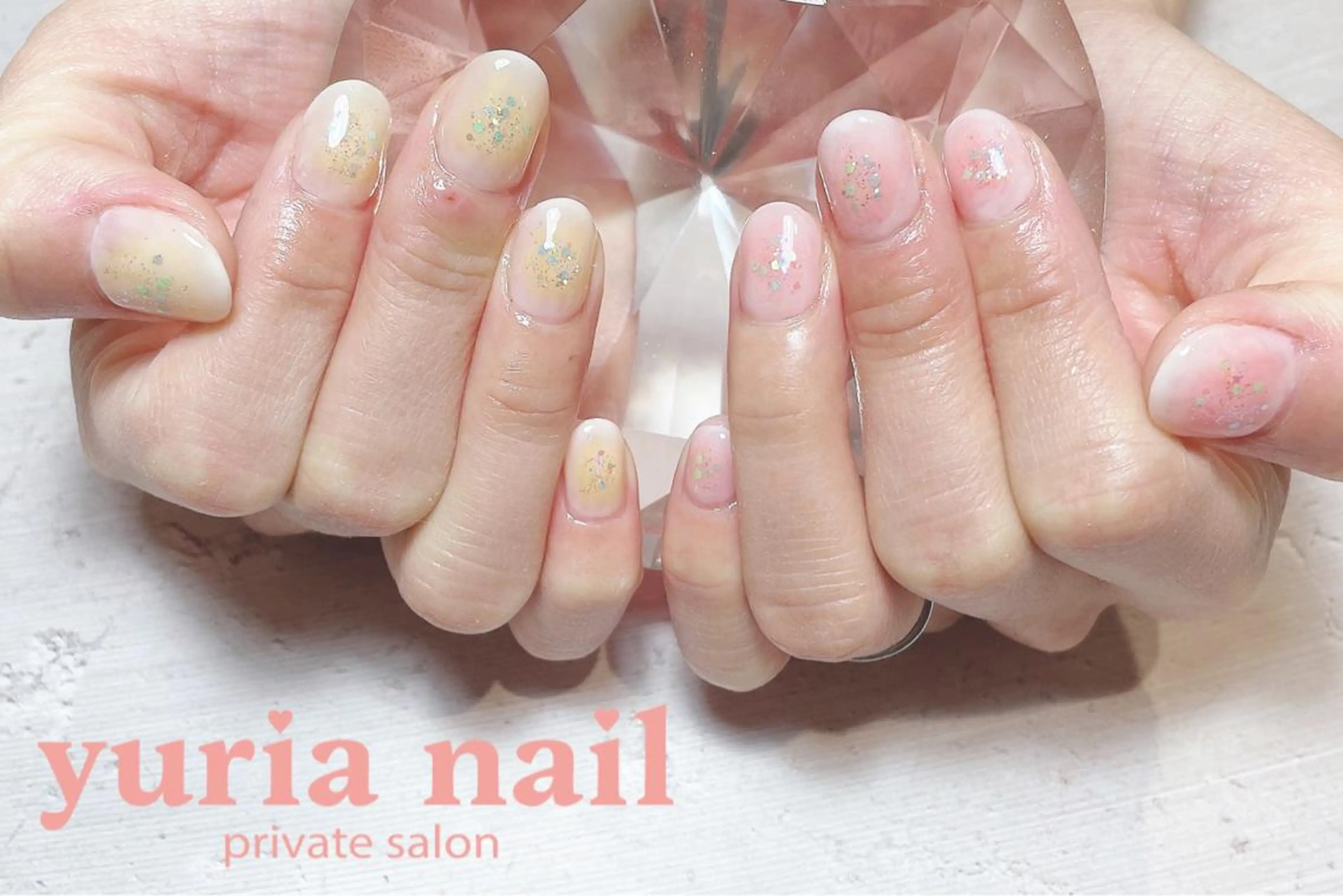 ネイル チークネイル ジェルネイル グリーン ホログラムネイル オレンジ 小林 ゆりあのネイルデザイン