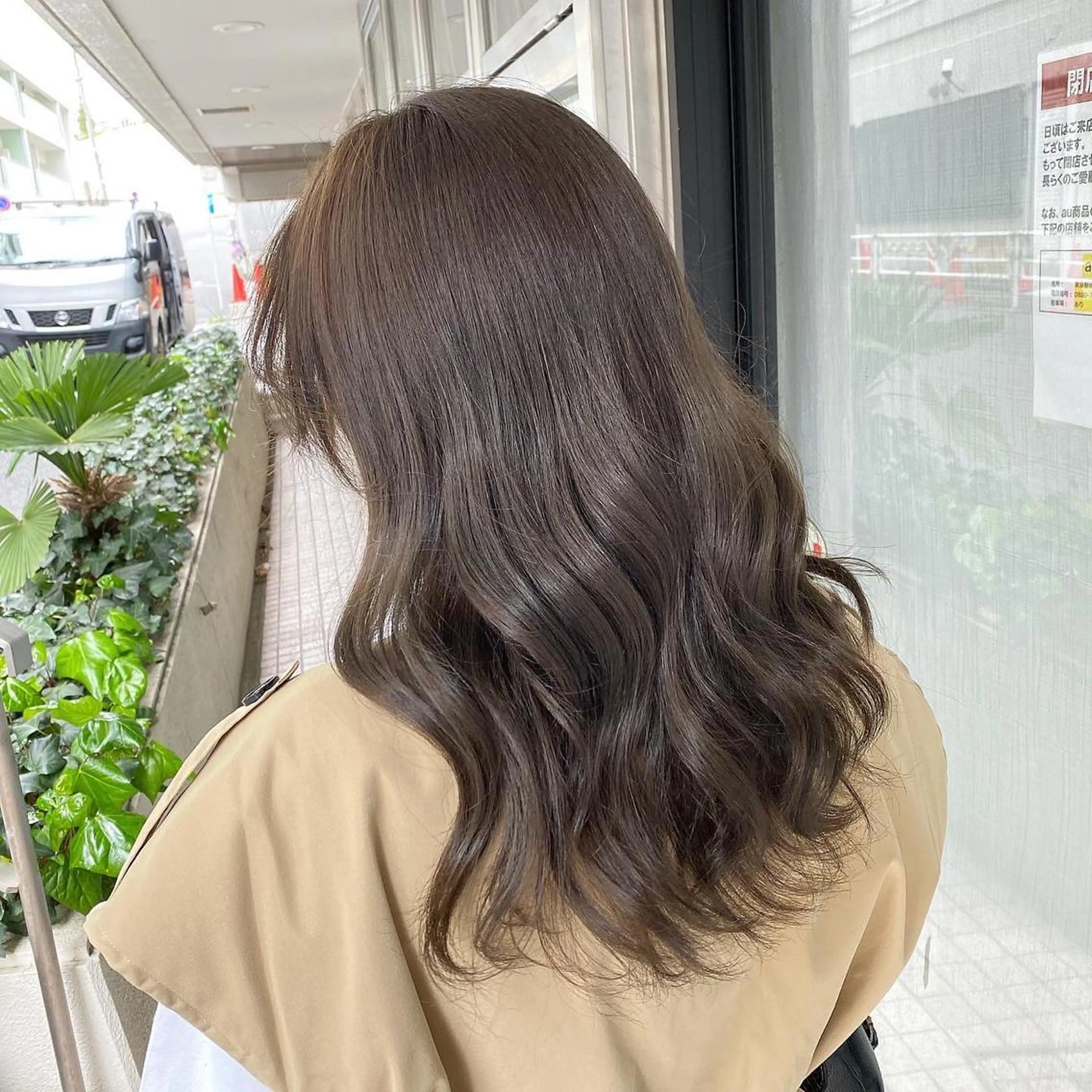 ミディアム カット ヘアカラー トリートメント ブリーチなしカラー の職人YOSHIKIのヘアスタイル