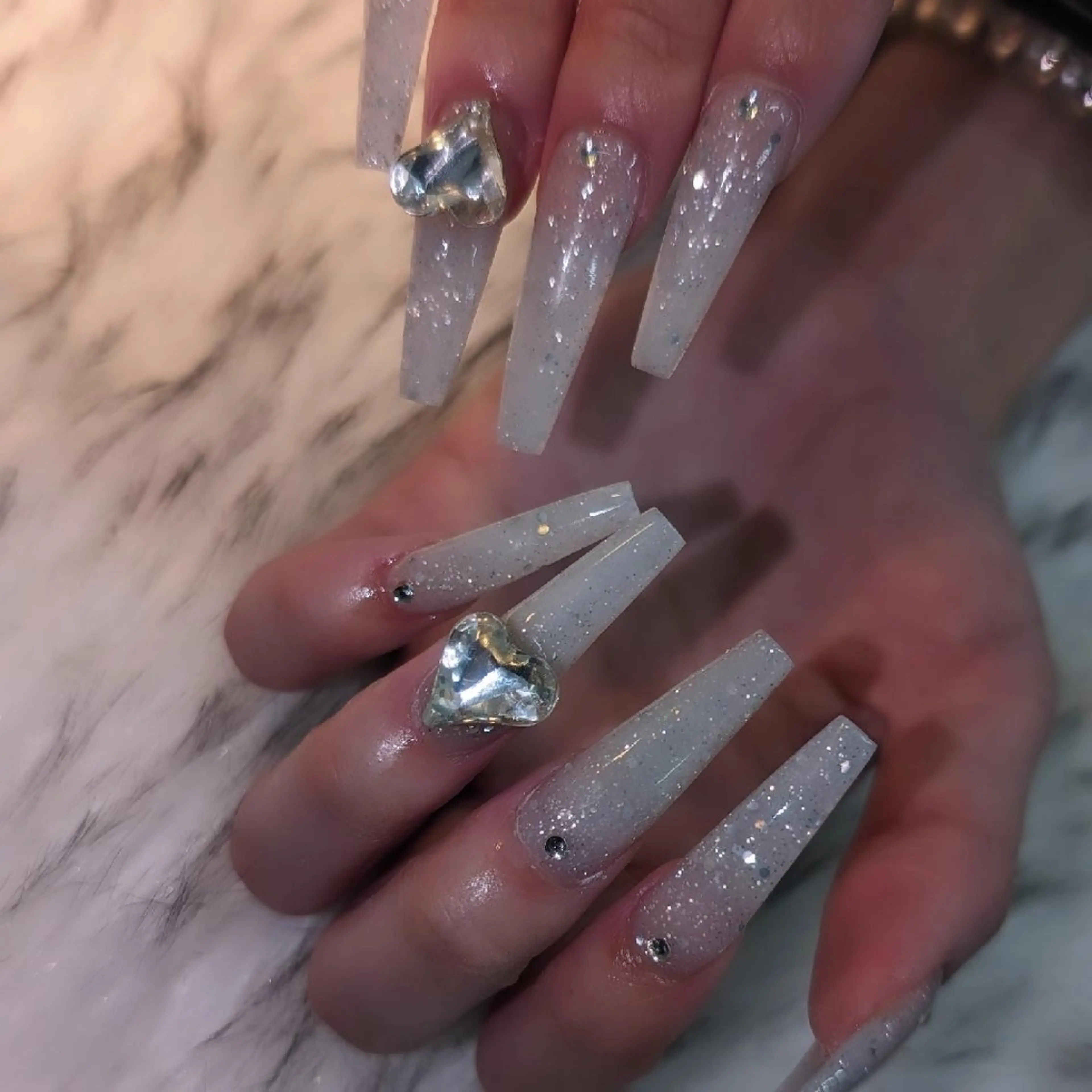 ネイル ハンドネイル RUNWAY 　　の眉毛・アイブロウイメージ