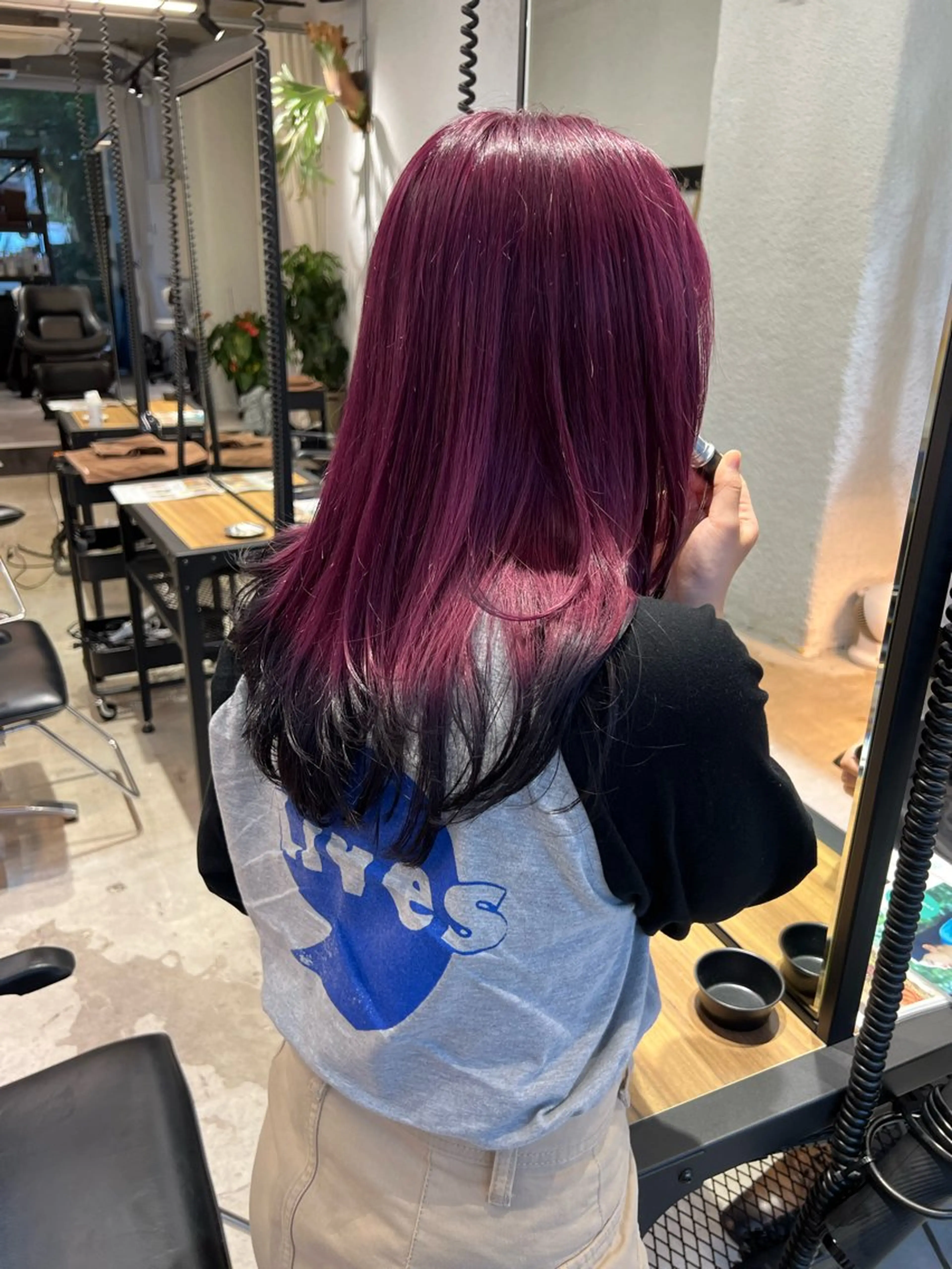 セミロング カラー ミストバング ブリーチ ボルドーカラー ケアブリーチ ケアカラー オタク特化美容師💟 チバコナツのヘアスタイル