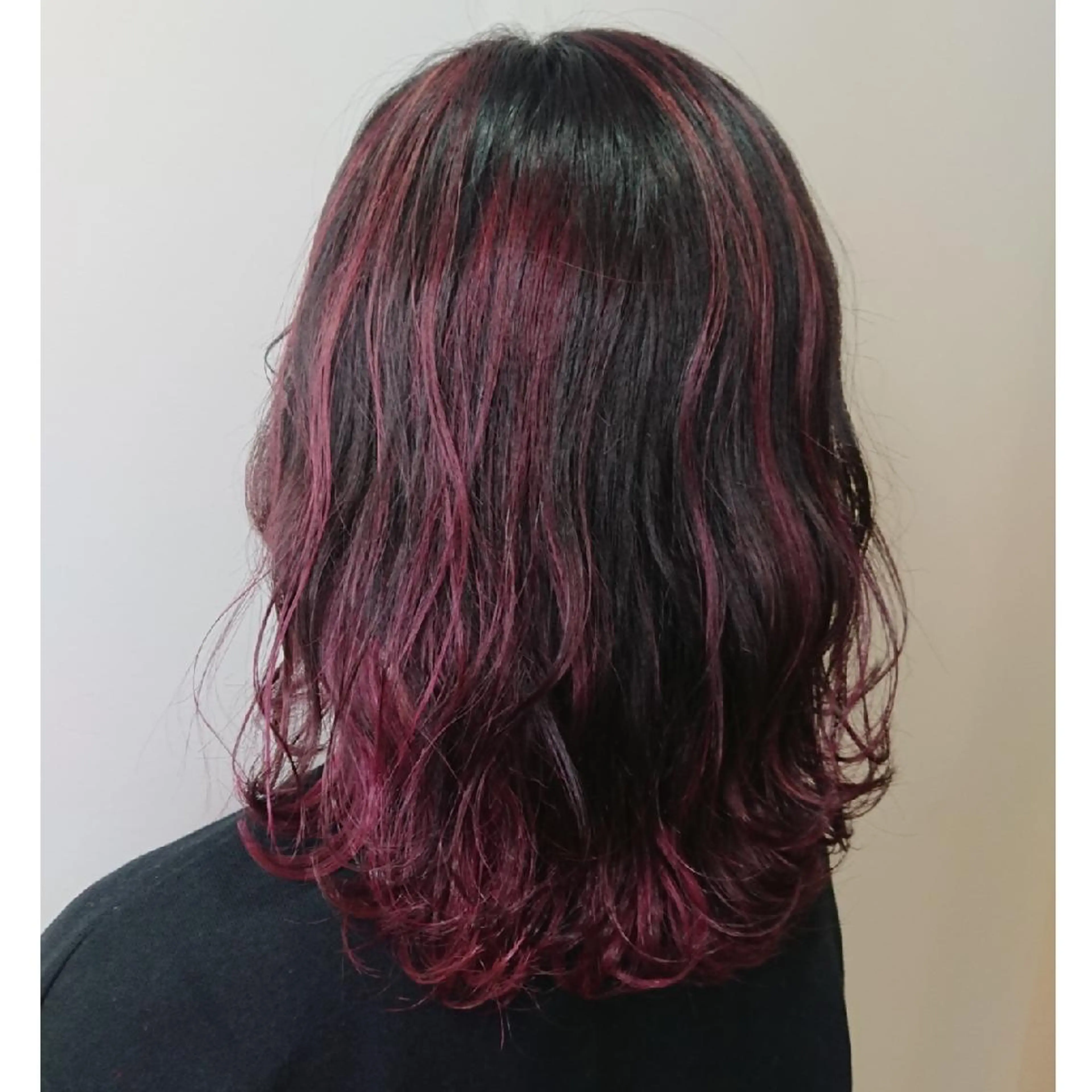 ミディアム レイヤーカット グラデ❣️インナー 派手髪Fumiyoのヘアスタイル