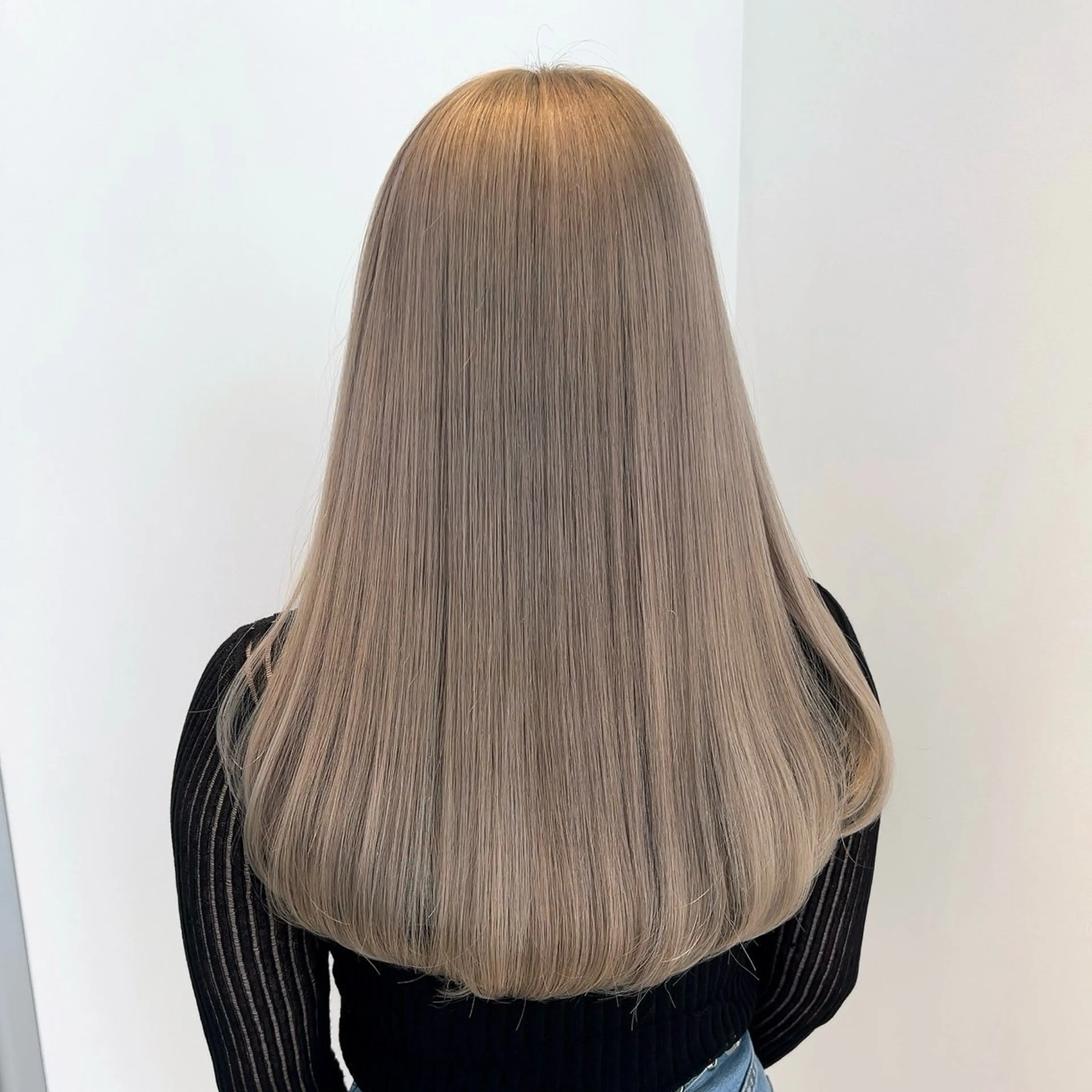 セミロング カラー ブリーチ ケアブリーチ ハイトーンカラー ハイトーン/ケア特化 ♥️あいみ♥️のヘアスタイル