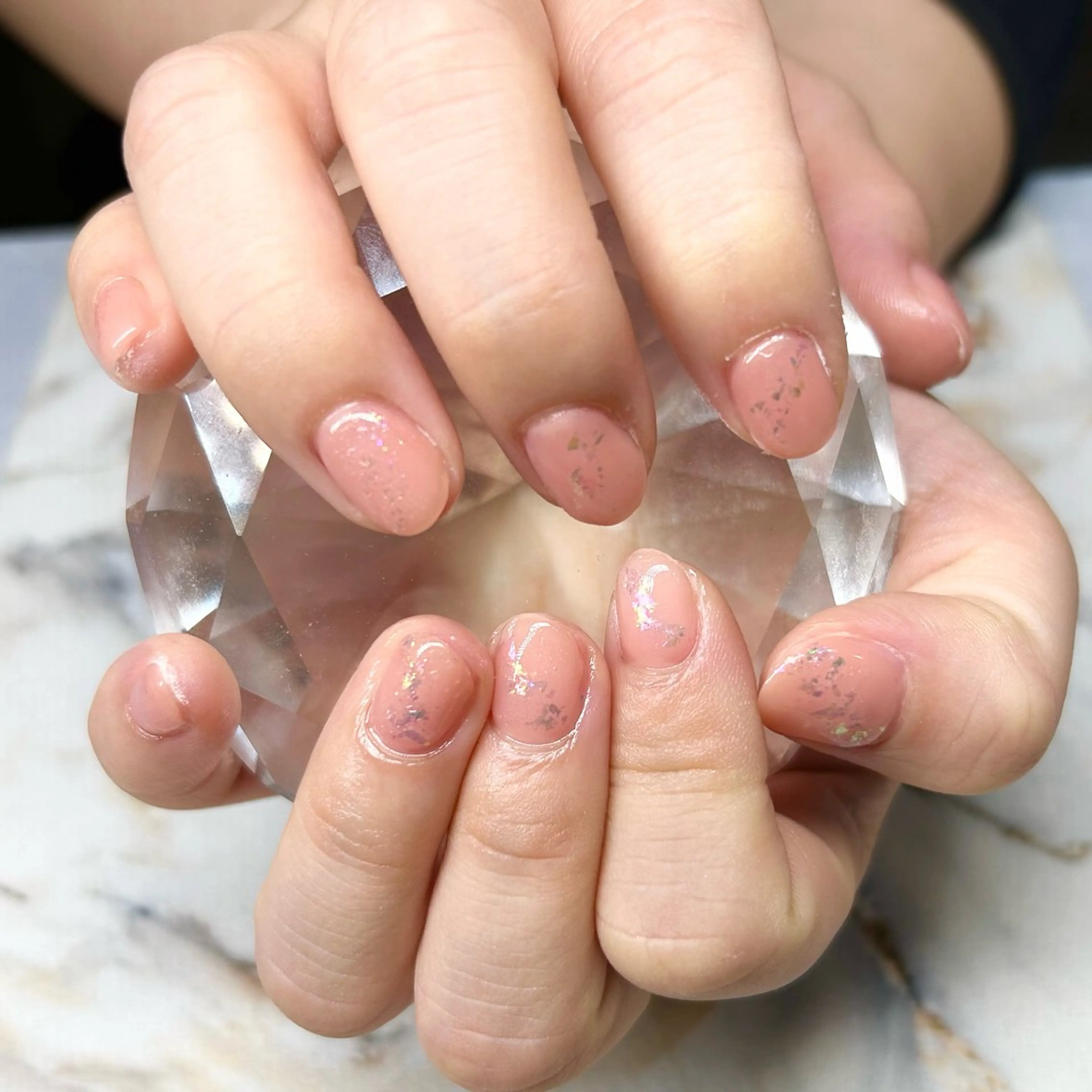 ネイル ホログラムネイル ラメ(グリッター) オフィスネイル ピンク シンプルネイル Nail Stellaのネイルデザイン