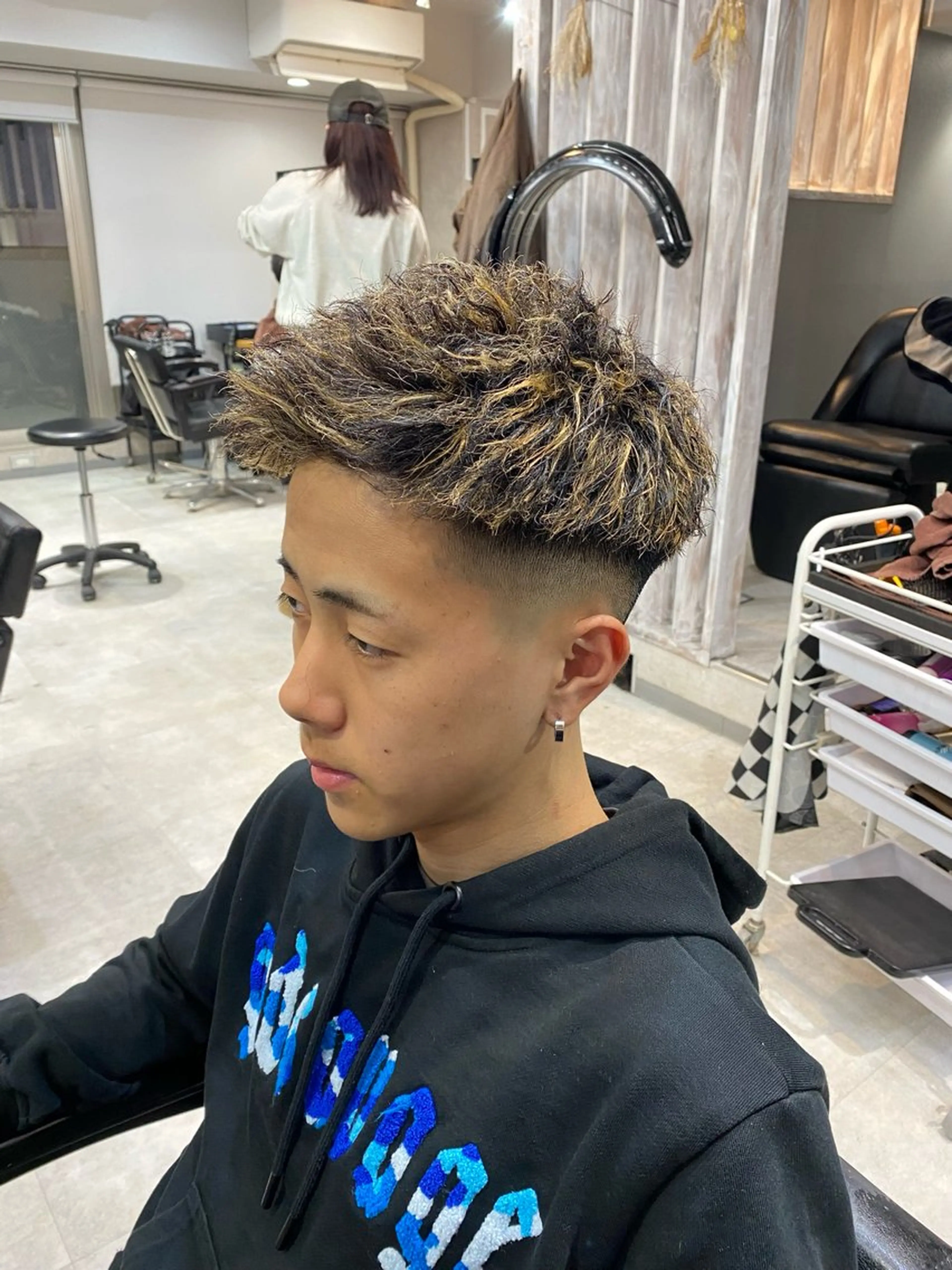 ショート カラー パーマ ハイライトカラー ハイライト カット ヘアカラー パーマ 🐉『メンズ美容師』 吉田龍星🐉のヘアスタイル