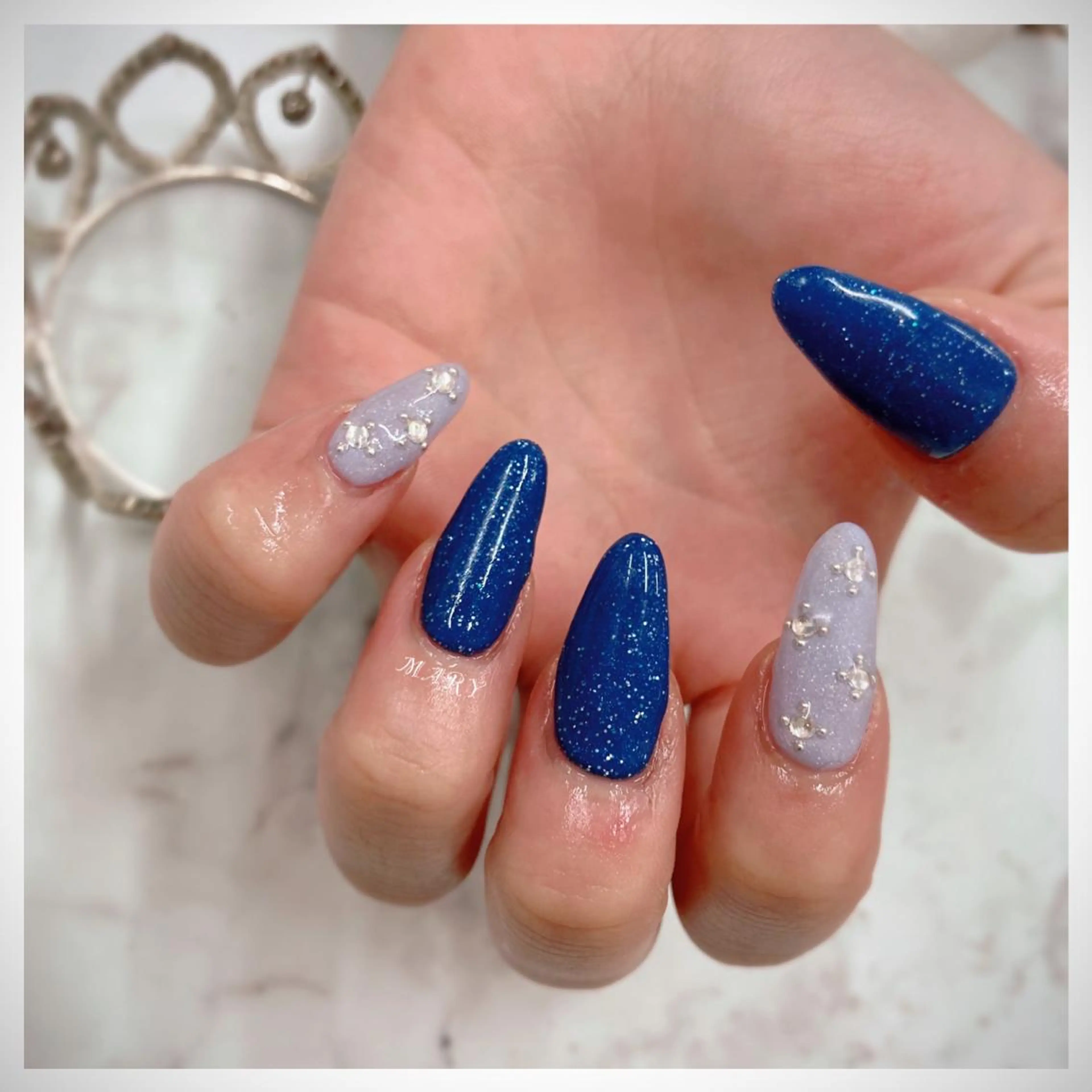 ネイル ブルー キラキラネイル ニュアンスネイル ワンカラーネイル ハンドネイル Mary nail .narumiのネイルデザイン