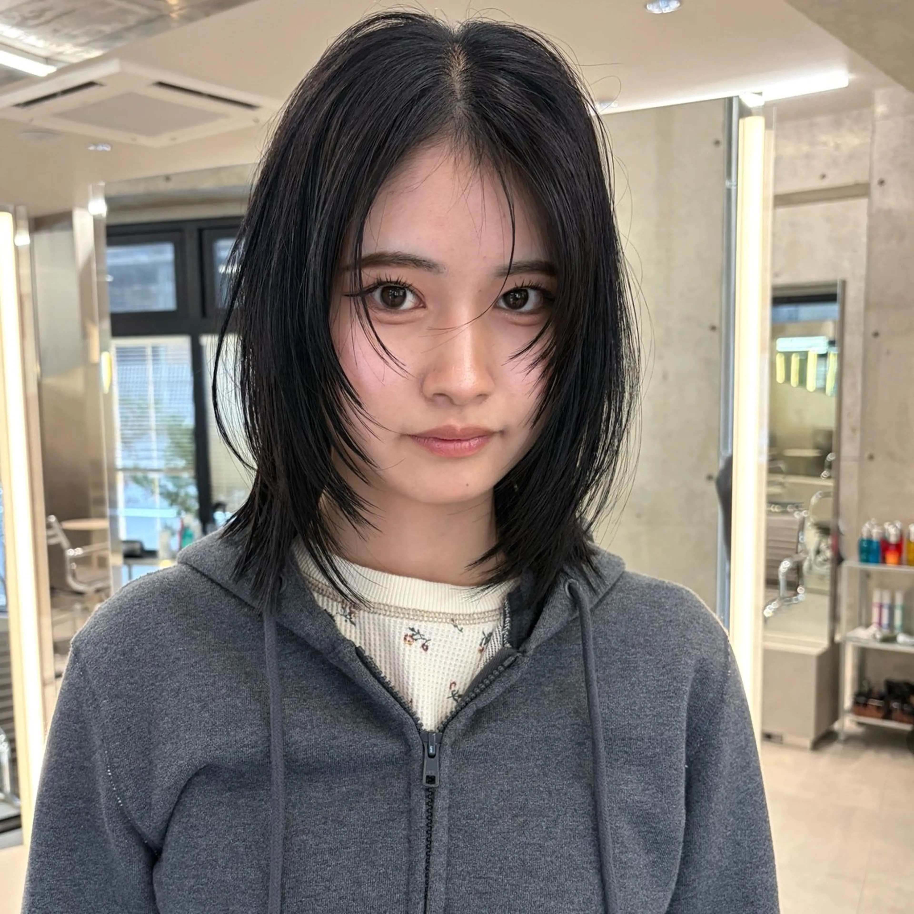 ミディアム ミディアムレイヤー 顔周りカット レイヤーカット カット ボブ/パーマ ハイトーン/平井🌱のその他イメージ