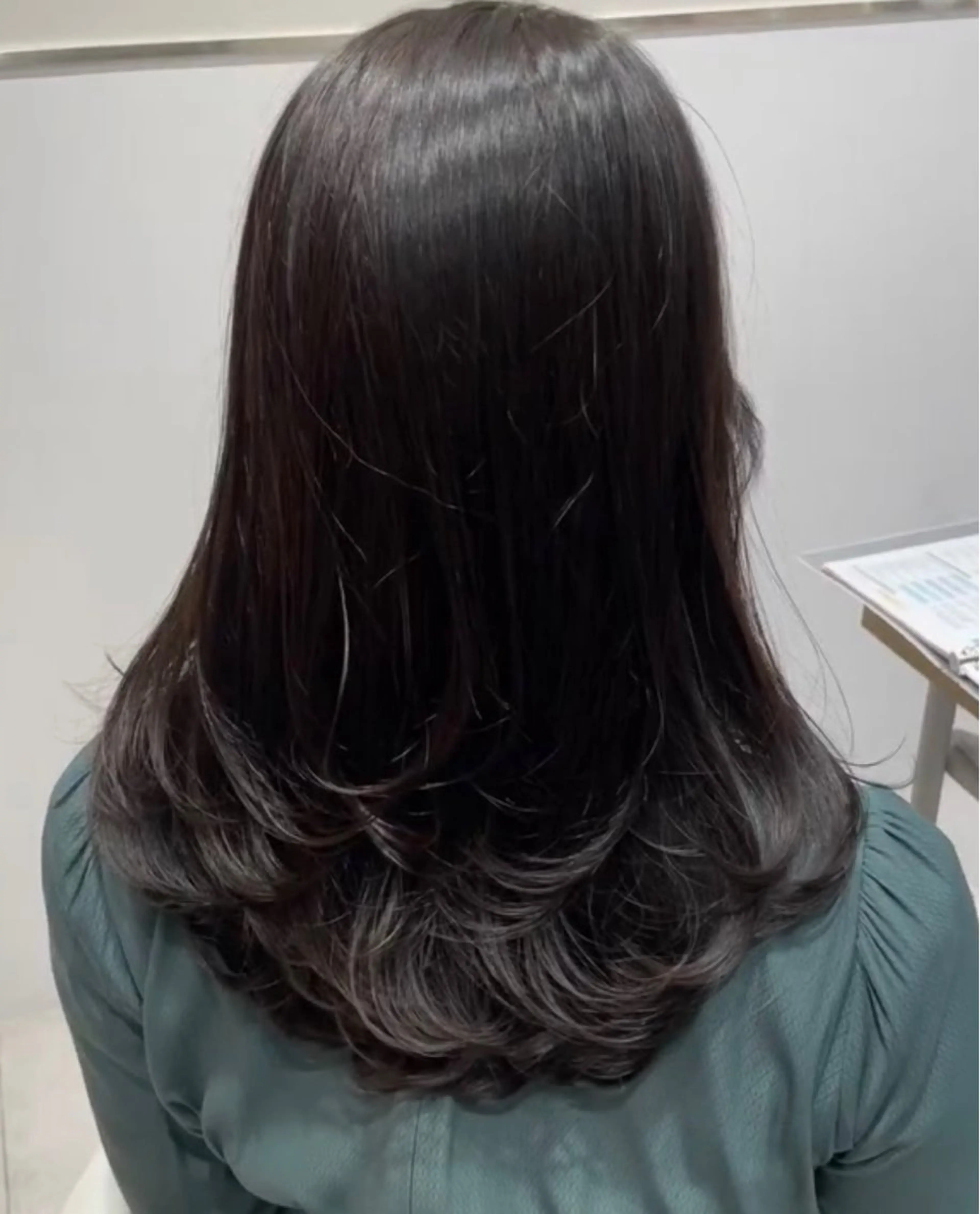 セミロング ''透明感カラー'' あんりのヘアスタイル