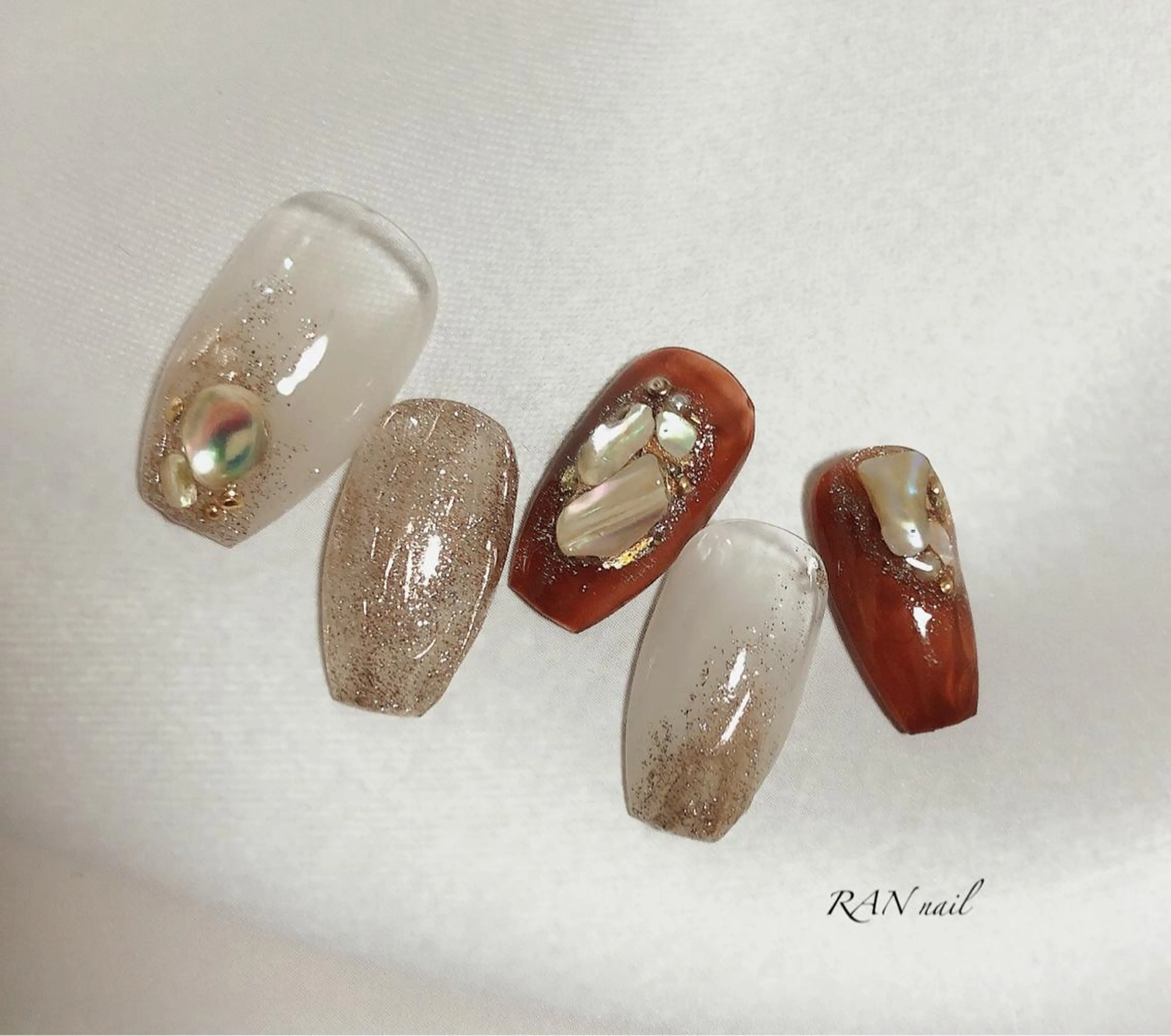 ネイル ジェルネイル ラメ(グリッター) ニュアンスネイル オフィスネイル 夏ネイル RAN nail 〜ランネイル〜所属・RAN nailのネイルデザイン