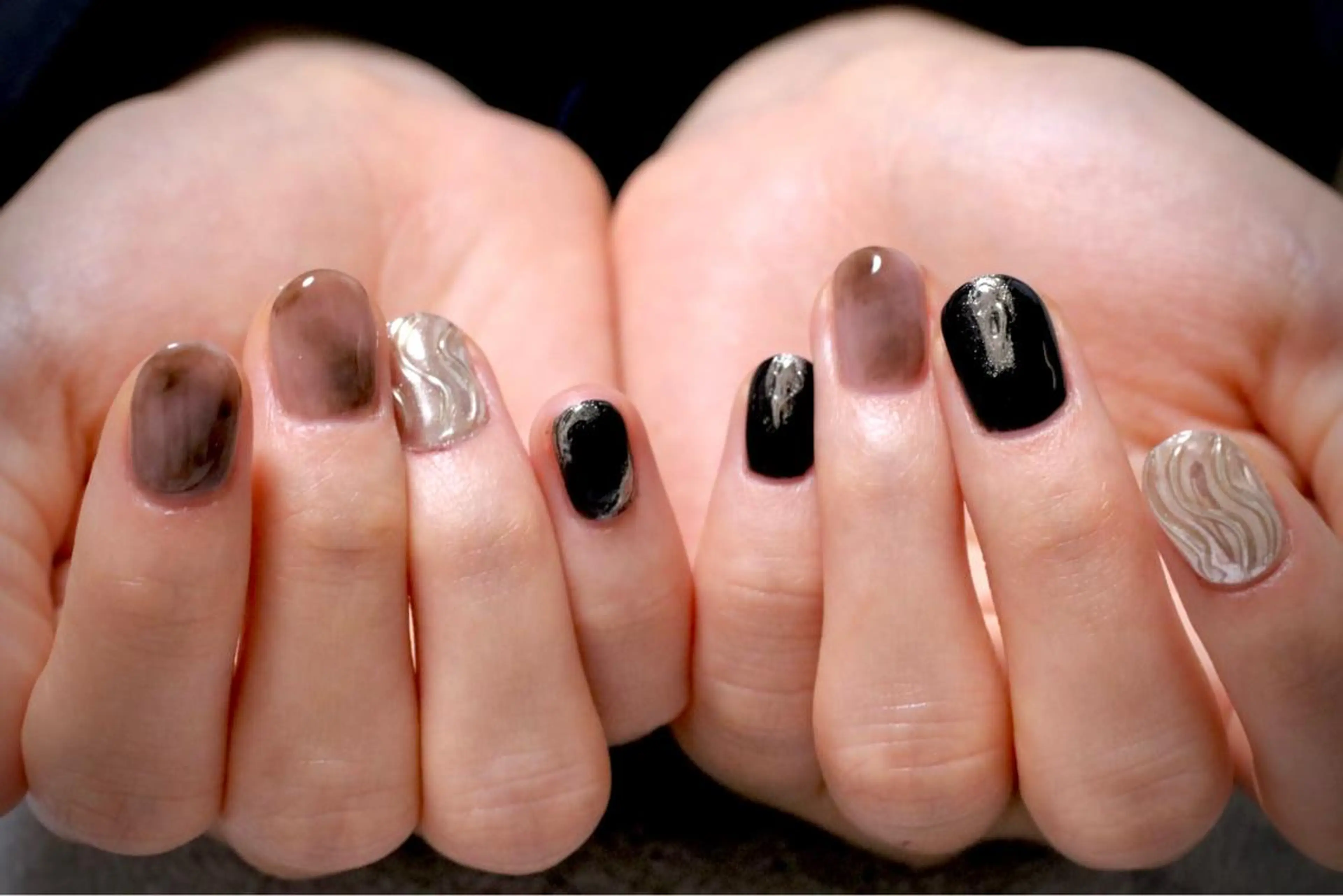 ネイル オーロラネイル カジュアル ジェルネイル ラメ(グリッター) マグネットネイル ハンドネイル MH Nailのネイルデザイン