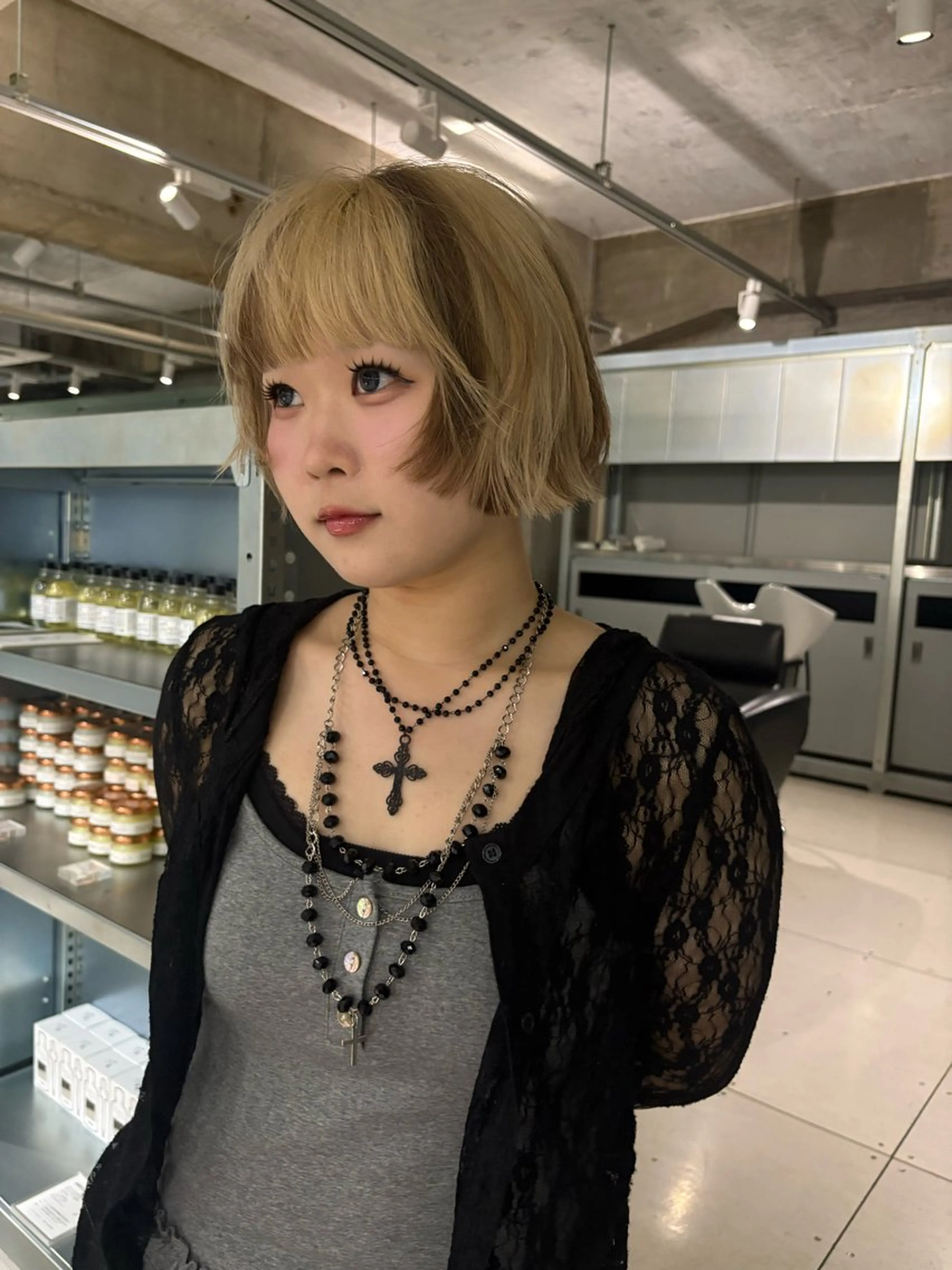 ショート ボブレイヤー ボブ レイヤーカット 浅見 文音のヘアスタイル
