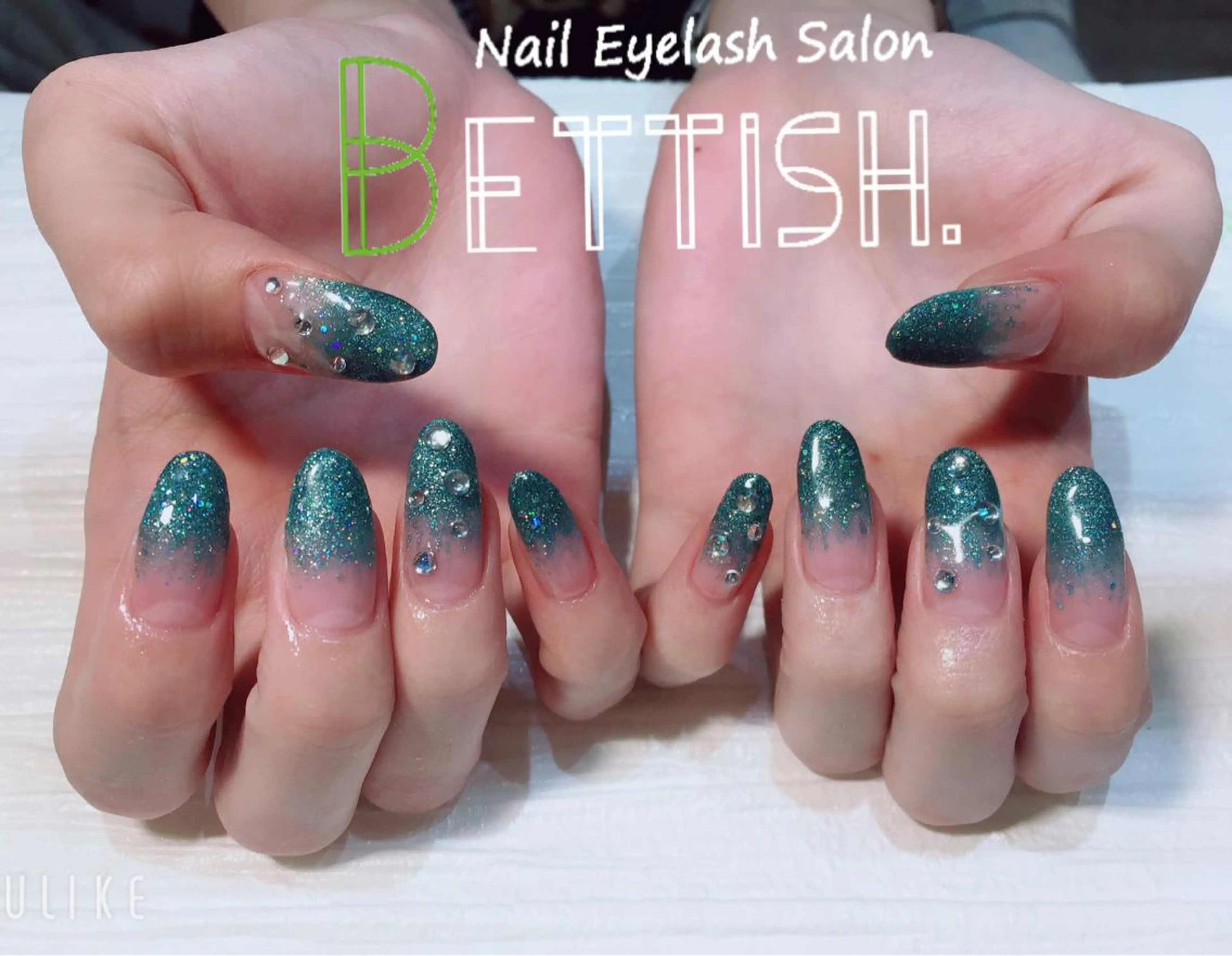 ネイル グラデーション キラキラネイル ラメ(グリッター) ラメグラデーション ストーンネイル BETTISH. KUMIKO☺︎︎のネイルデザイン