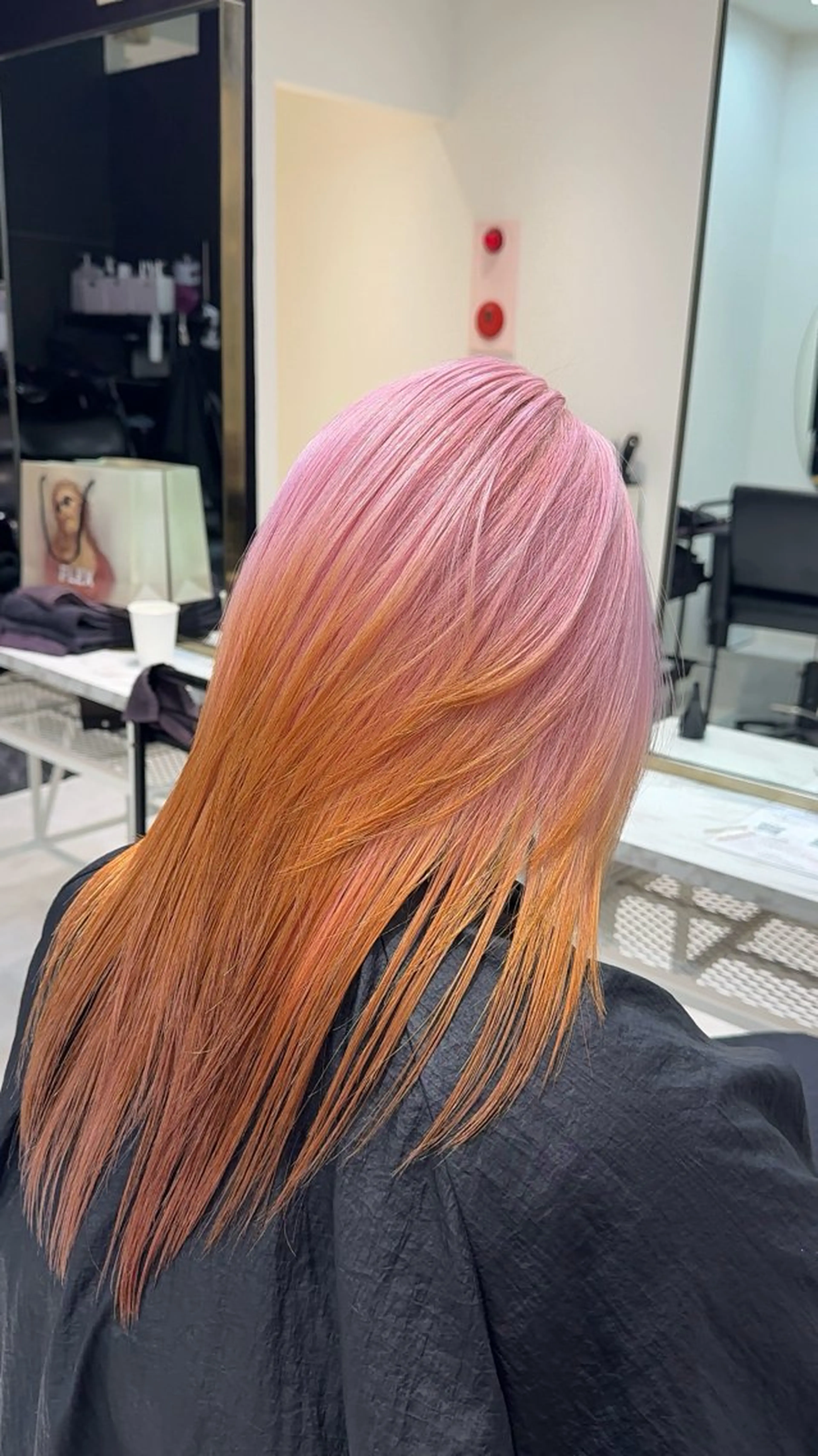 ロング カラー ヘアアレンジ ベージュカラー ブリーチ ブロンド デザインカラー ミルクティーベージュ ヘアカラー 【🥀履歴修正🥀】 ハイトーン職人/拓真のヘアスタイル