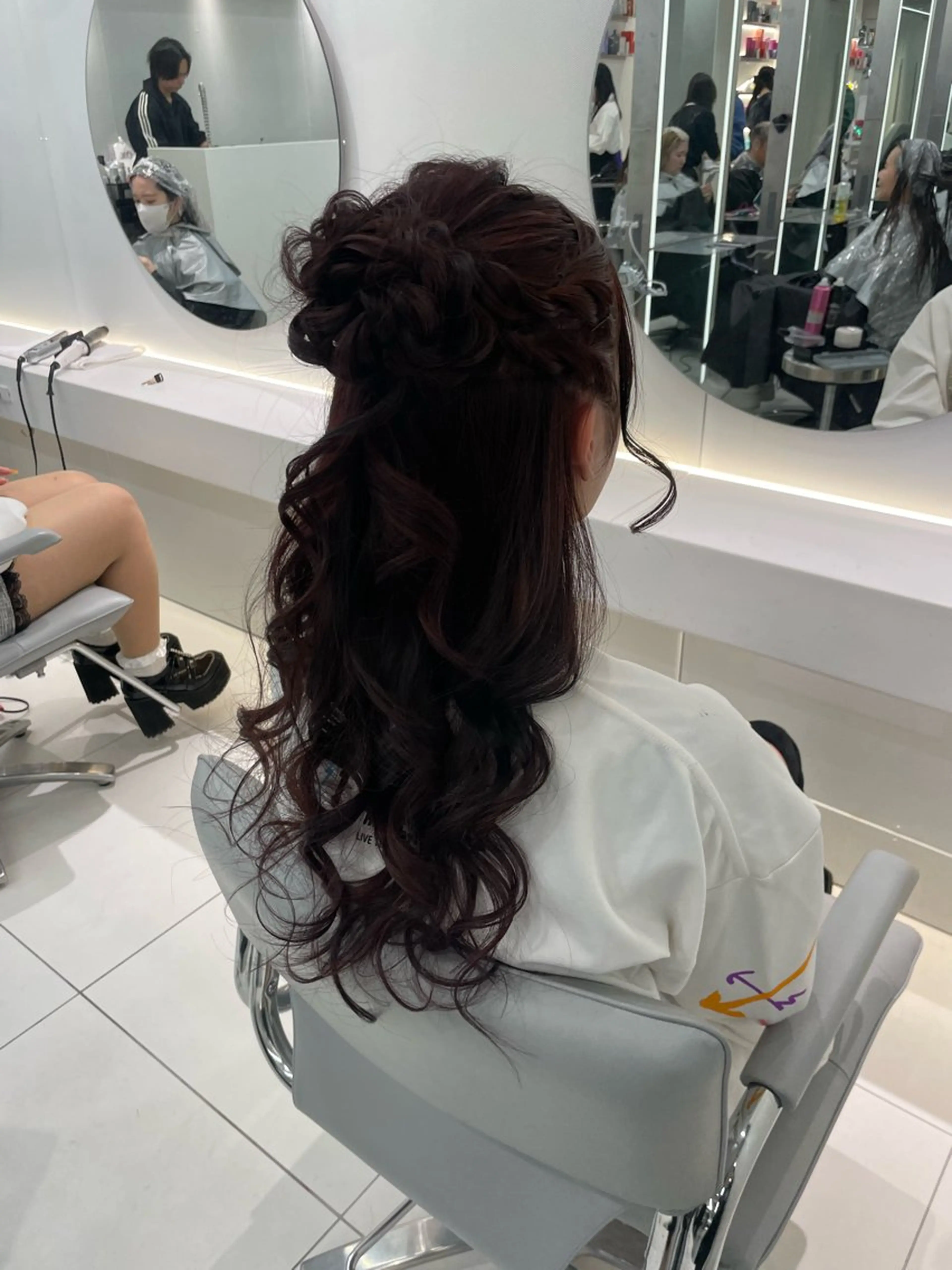 ヘアアレンジ ハーフアップ お団子ヘア 結婚式・ブライダル ヘアセット ヘアセット🎀耳つぼ 👂💎MONAMIのヘアスタイル