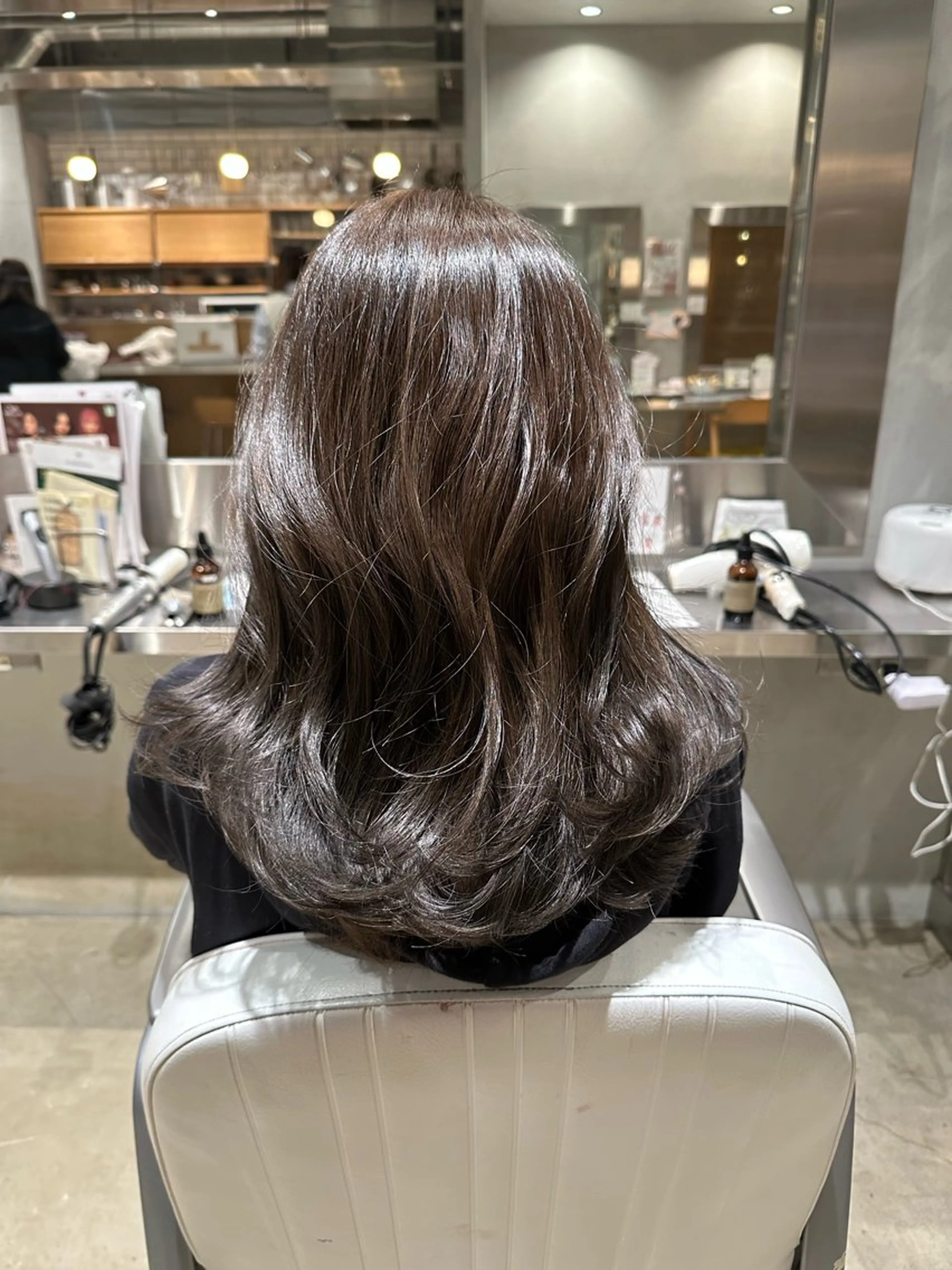 ロング カラー アッシュ 透明感カラー グレージュ オレンジ 山田 麻海のヘアスタイル