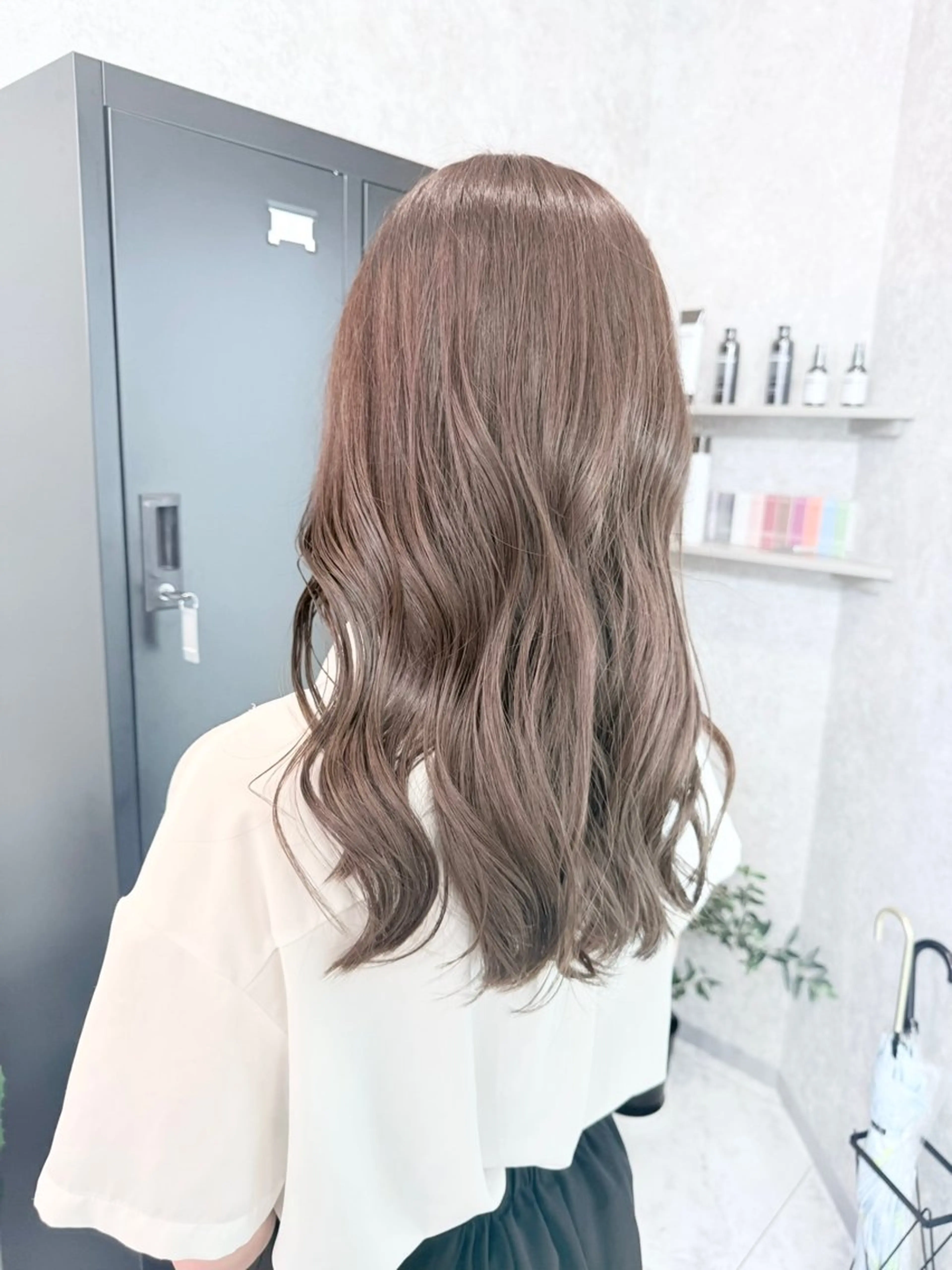 セミロング カラー 🌺ハイトーン🌺 矢葺 なぎさ🌺🌺のヘアスタイル