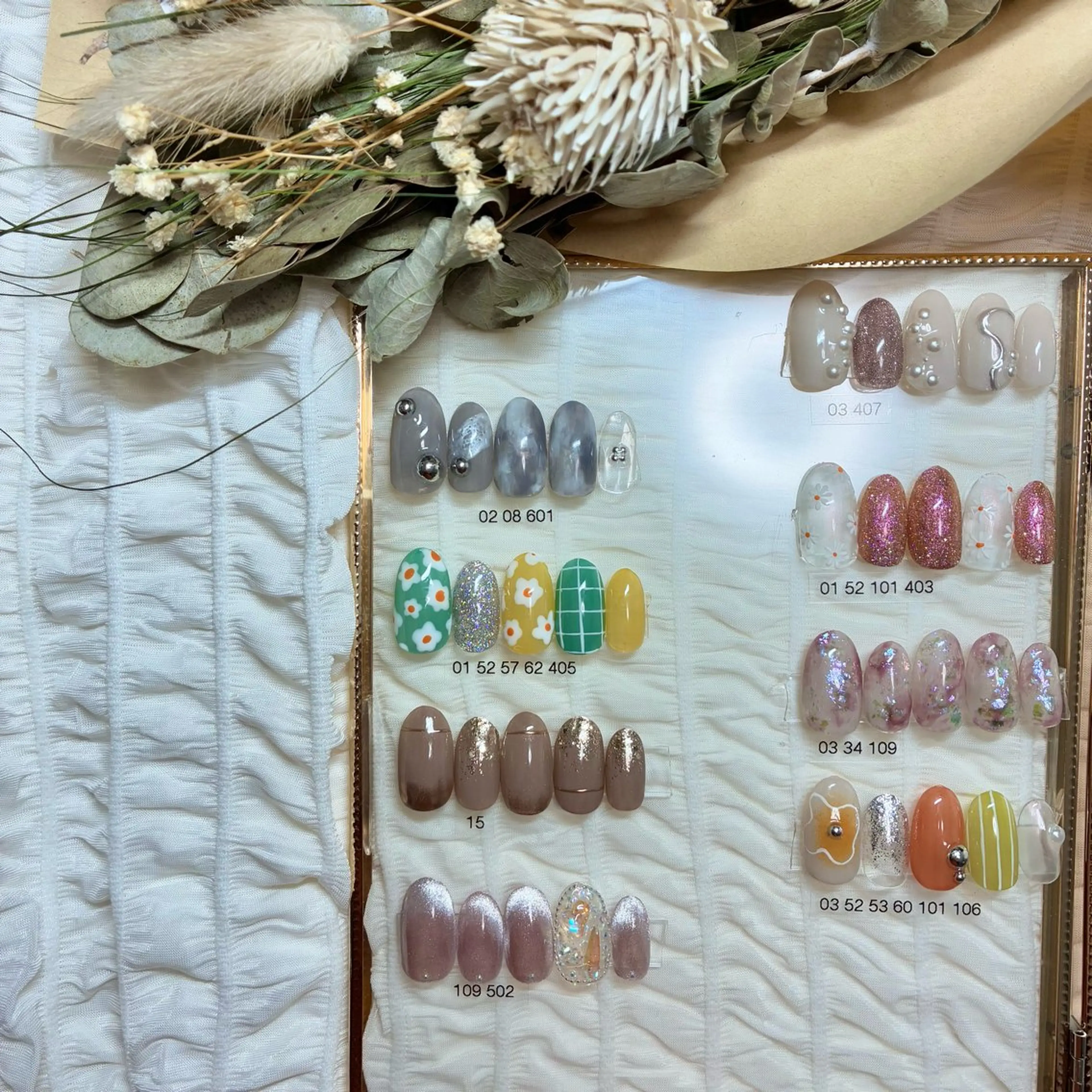 ネイル アートネイル オーロラネイル カジュアル フラッシュネイル フットネイル ハンドネイル ハンドケア Nanala. LUNAのネイルデザイン