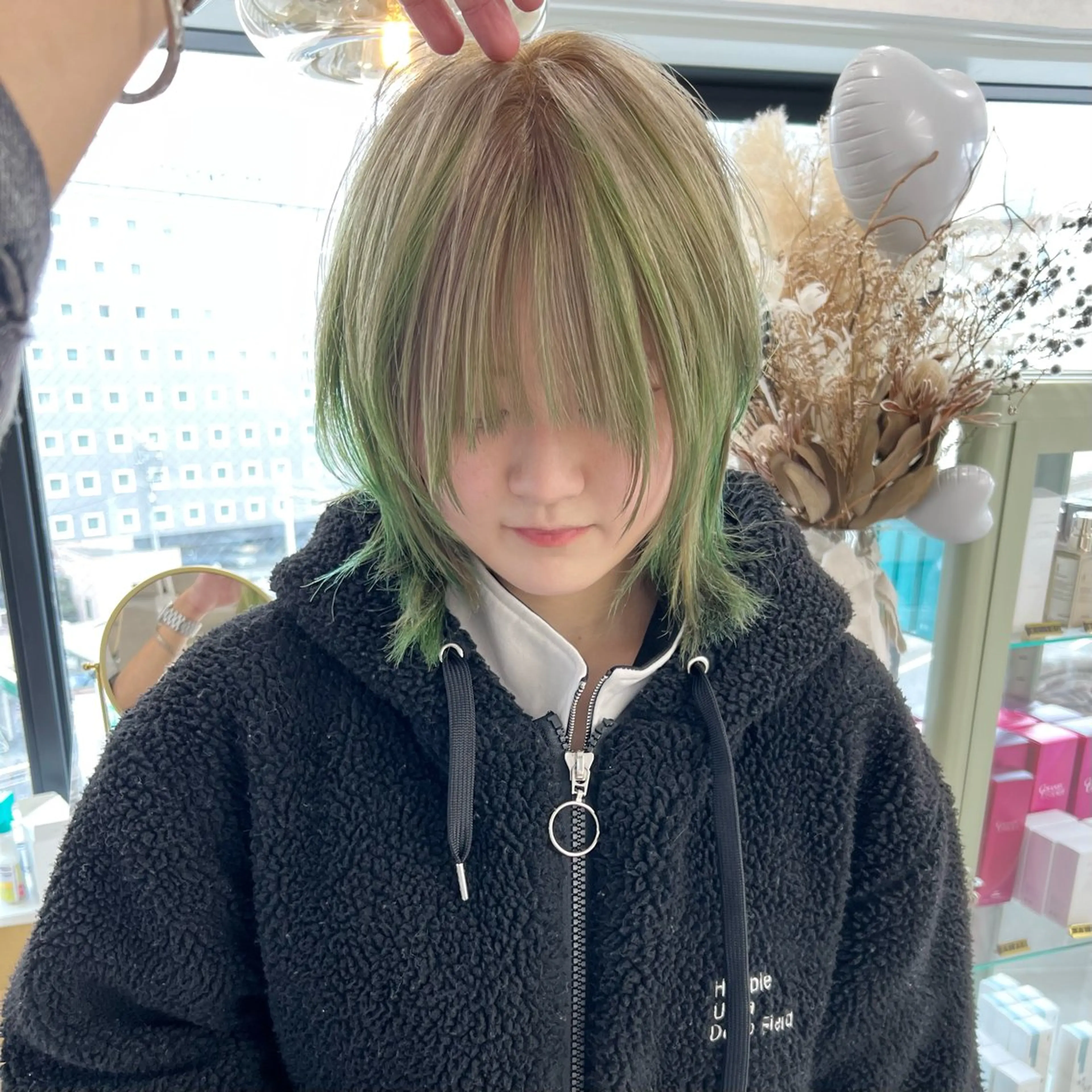 ミディアム ⭐️横浜ブリーチ特化 美容師　堤涼⭐️のヘアスタイル