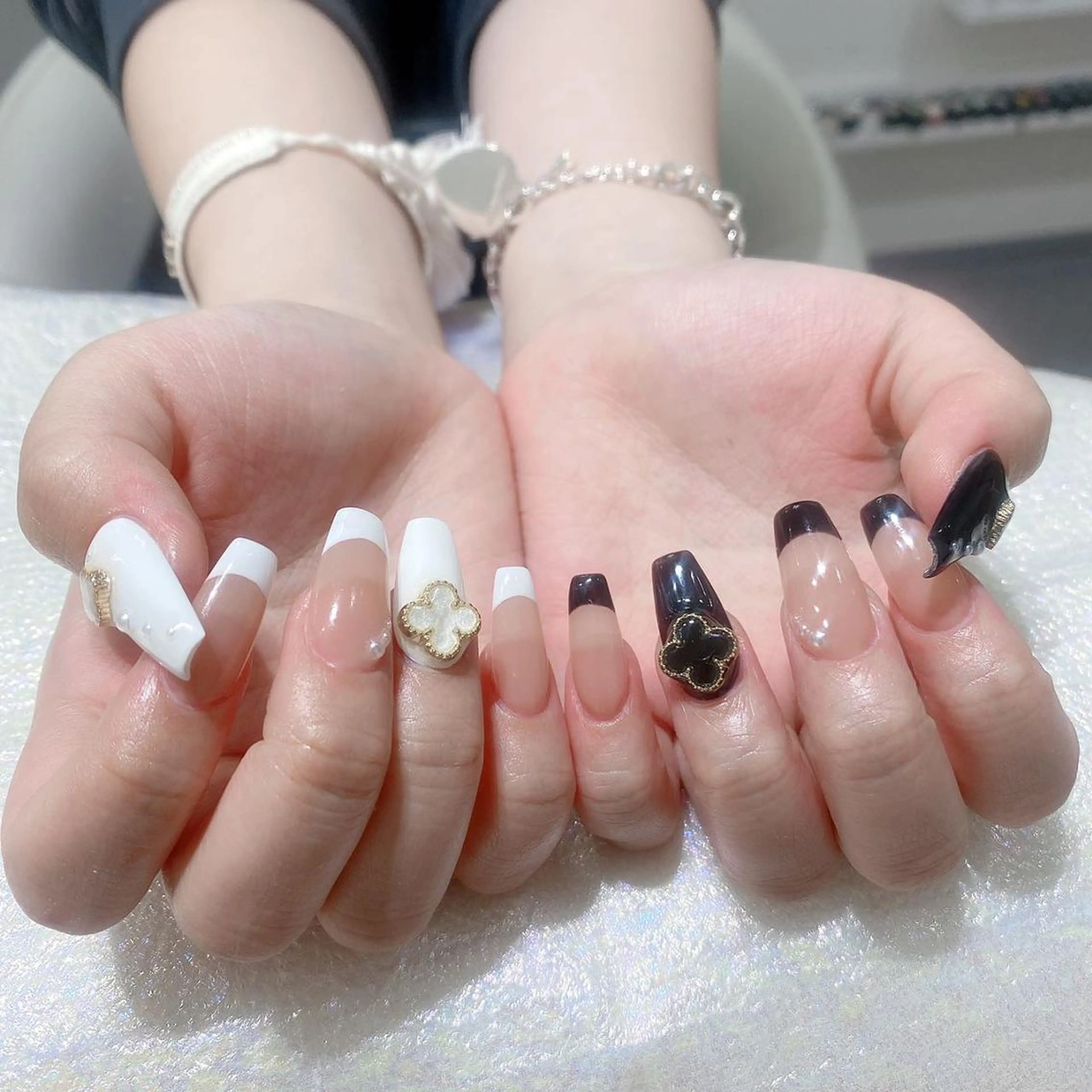 ネイル ハンドネイル Queens テイのネイルデザイン