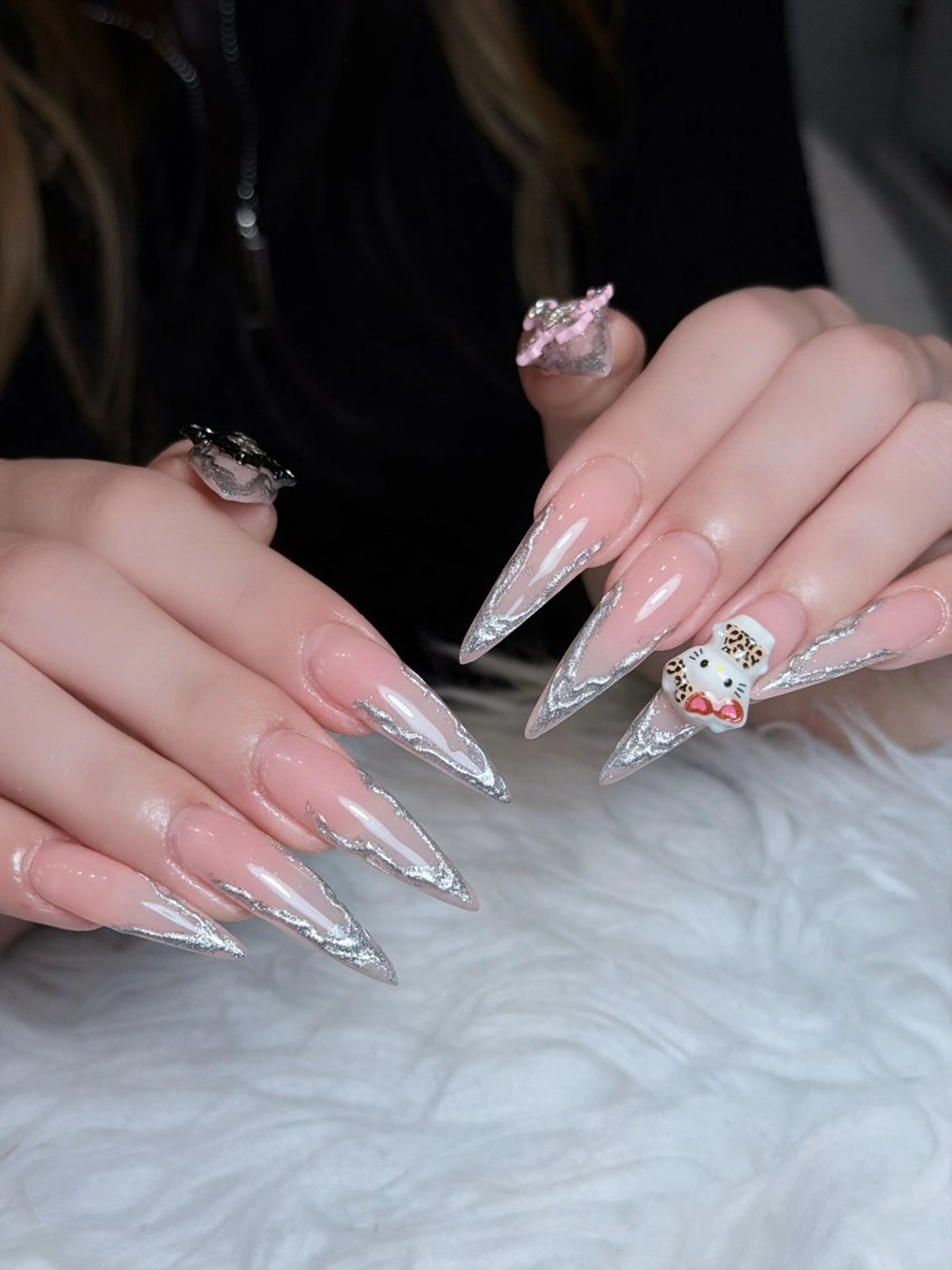 ネイル オーロラネイル ボルドー ブラウン 氷ネイル・うるうるネイル キラキラネイル ハンドネイル Julli NailStudioのネイルデザイン