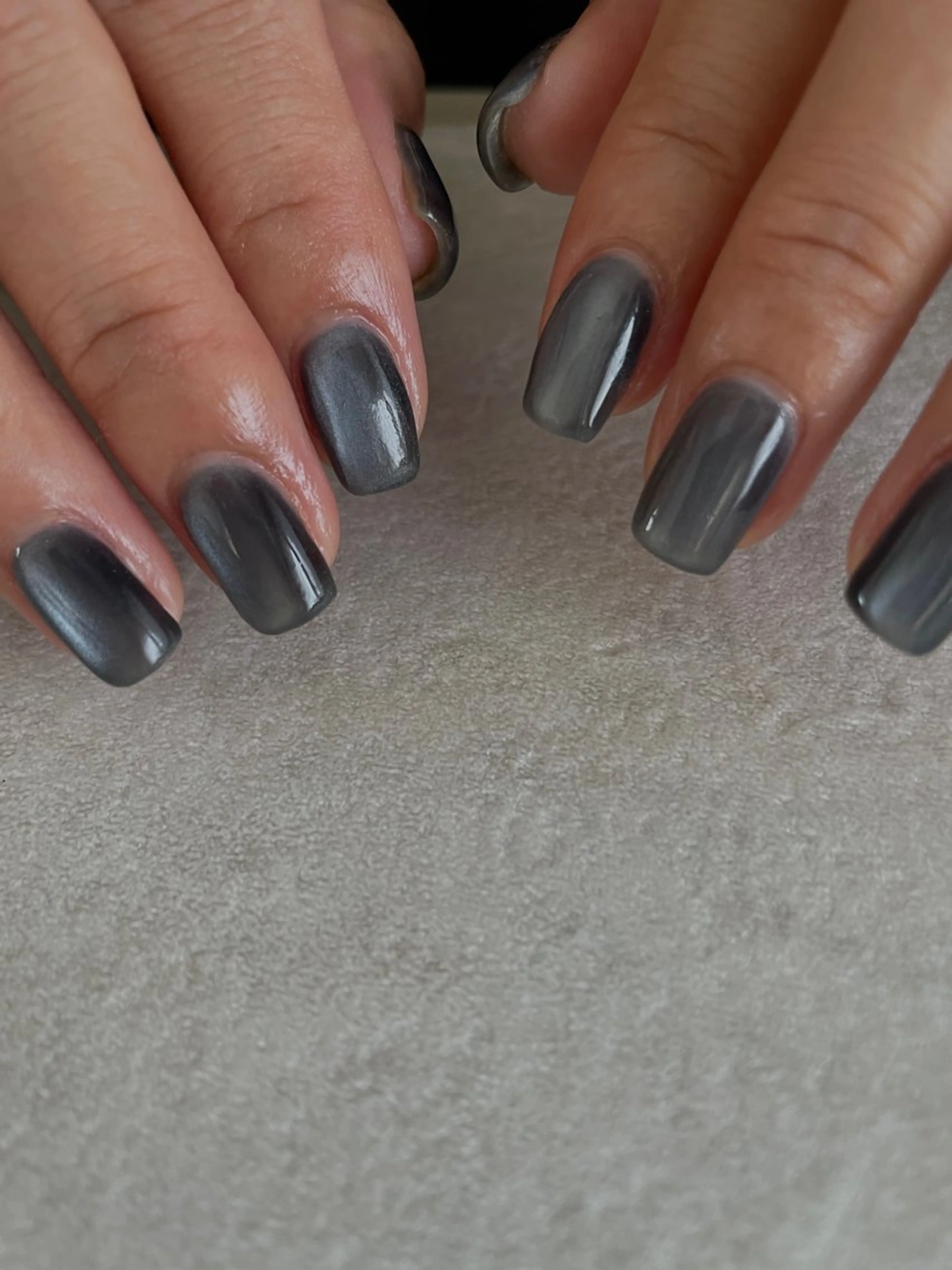 ネイル マグネットネイル ニュアンスネイル シンプルネイル 夏ネイル ハンドネイル "achoe" コエ HARUNAのネイルデザイン