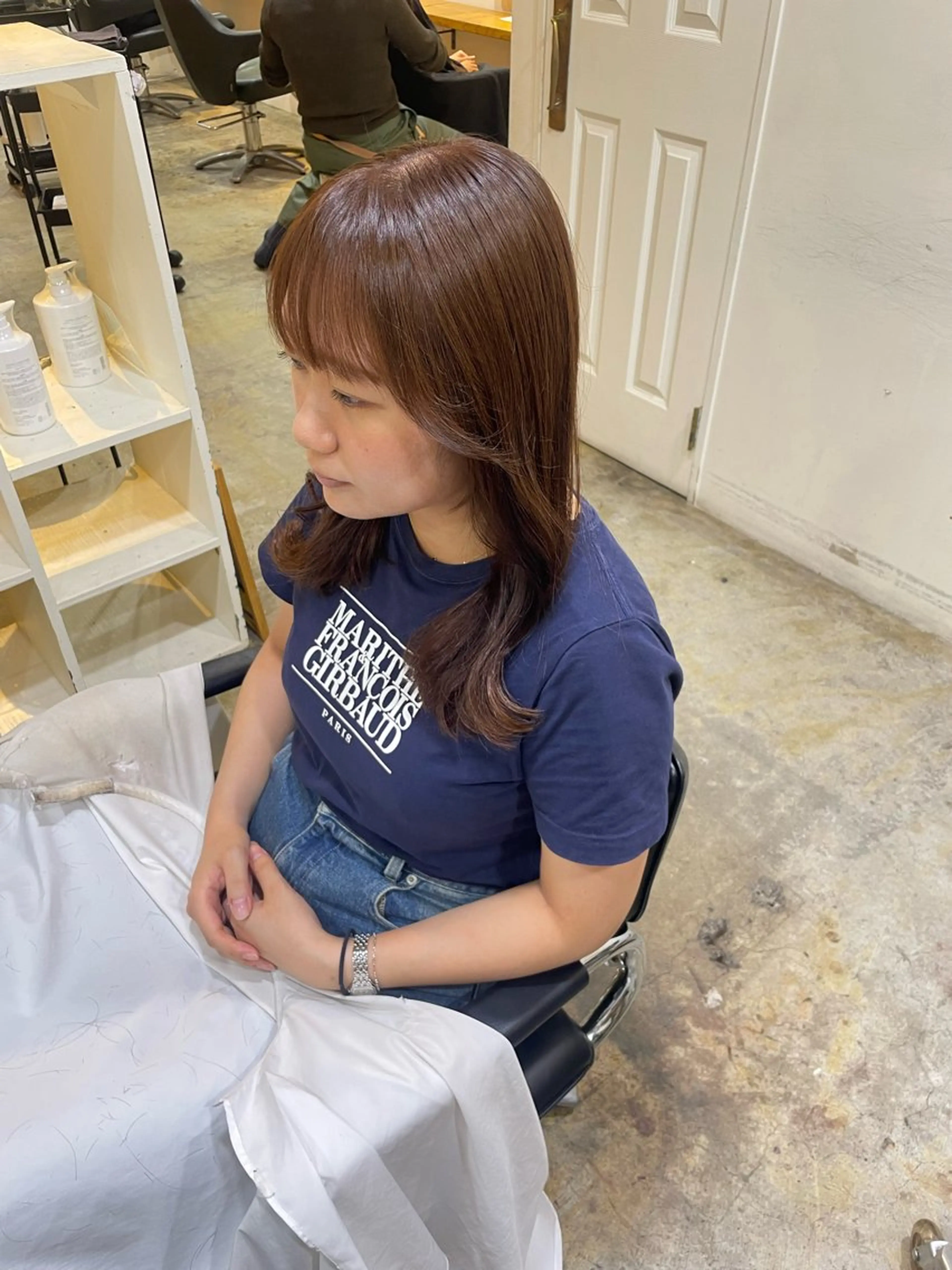 セミロング カラー ブラウンカラー マロンブラウン カット ヘアカラー トリートメント MIOベージュカラー 柔らかいカラーのヘアスタイル