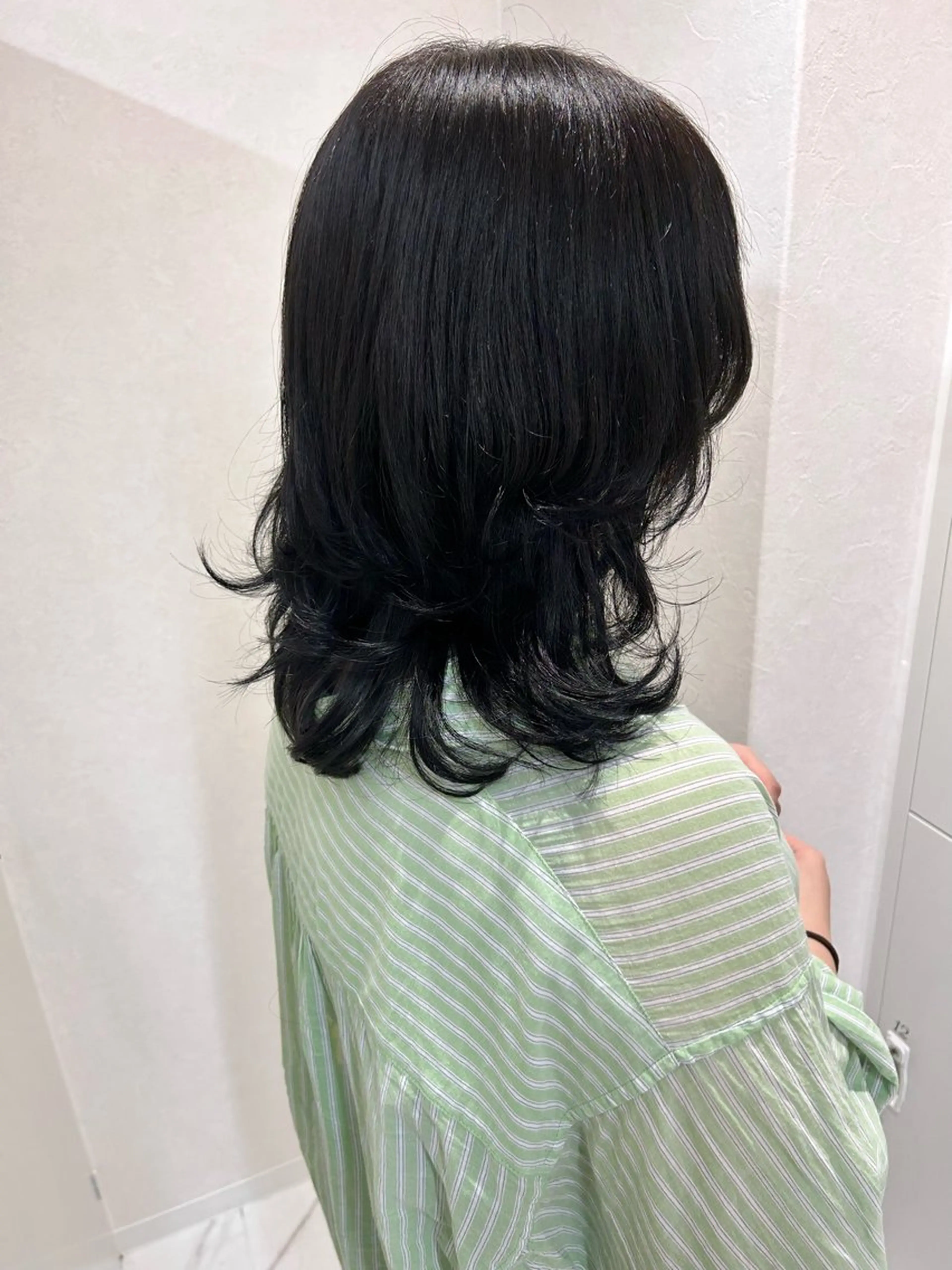 セミロング カラー レイヤーカット ウルフカット ウルフレイヤー カット ヘアカラー トリートメント Saori / さおりのヘアスタイル