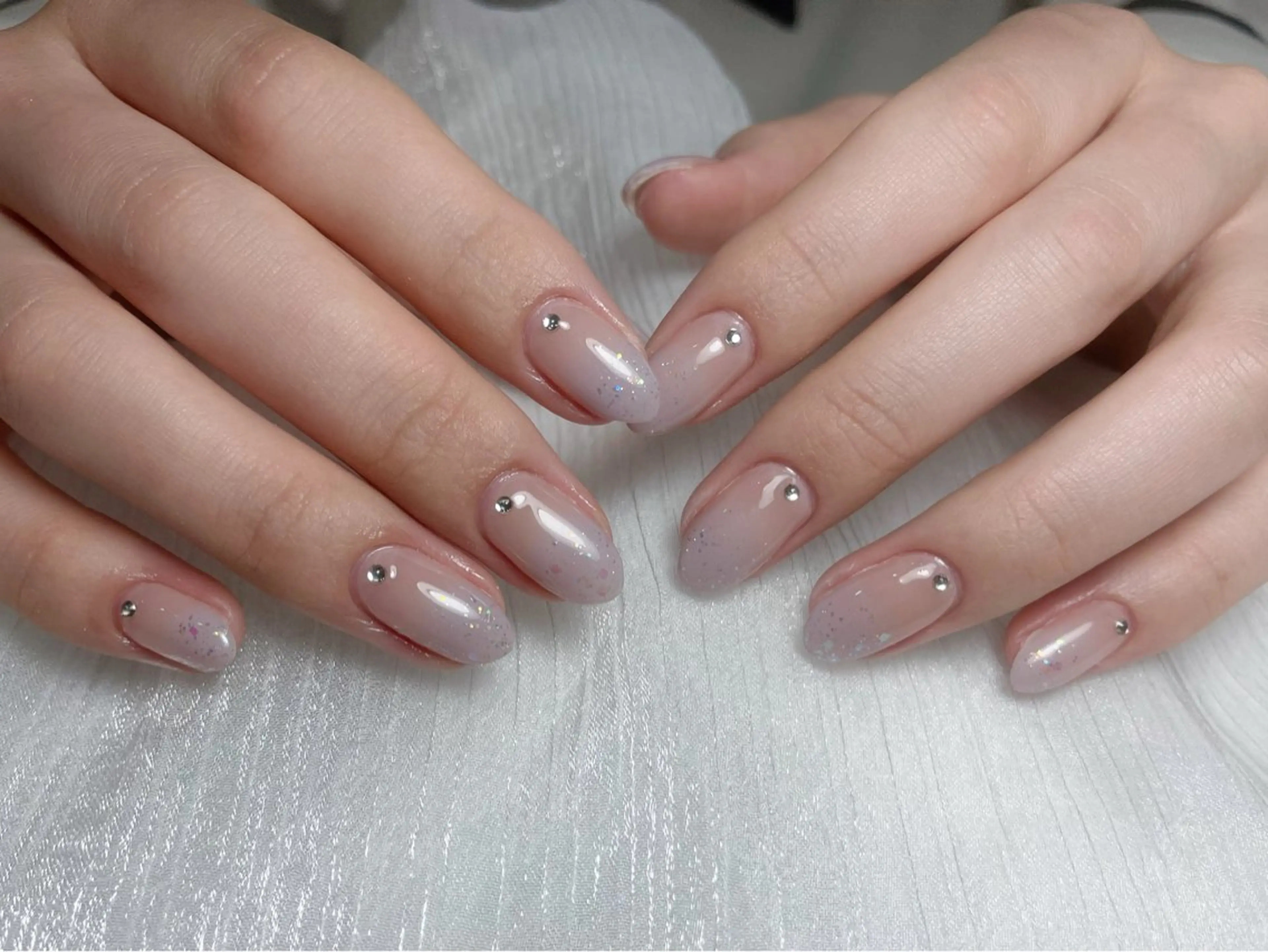 ネイル オーロラネイル 長さ出し フレンチネイル ジェルネイル ガラスフレンチ ハンドネイル Rela・S NAILのネイルデザイン