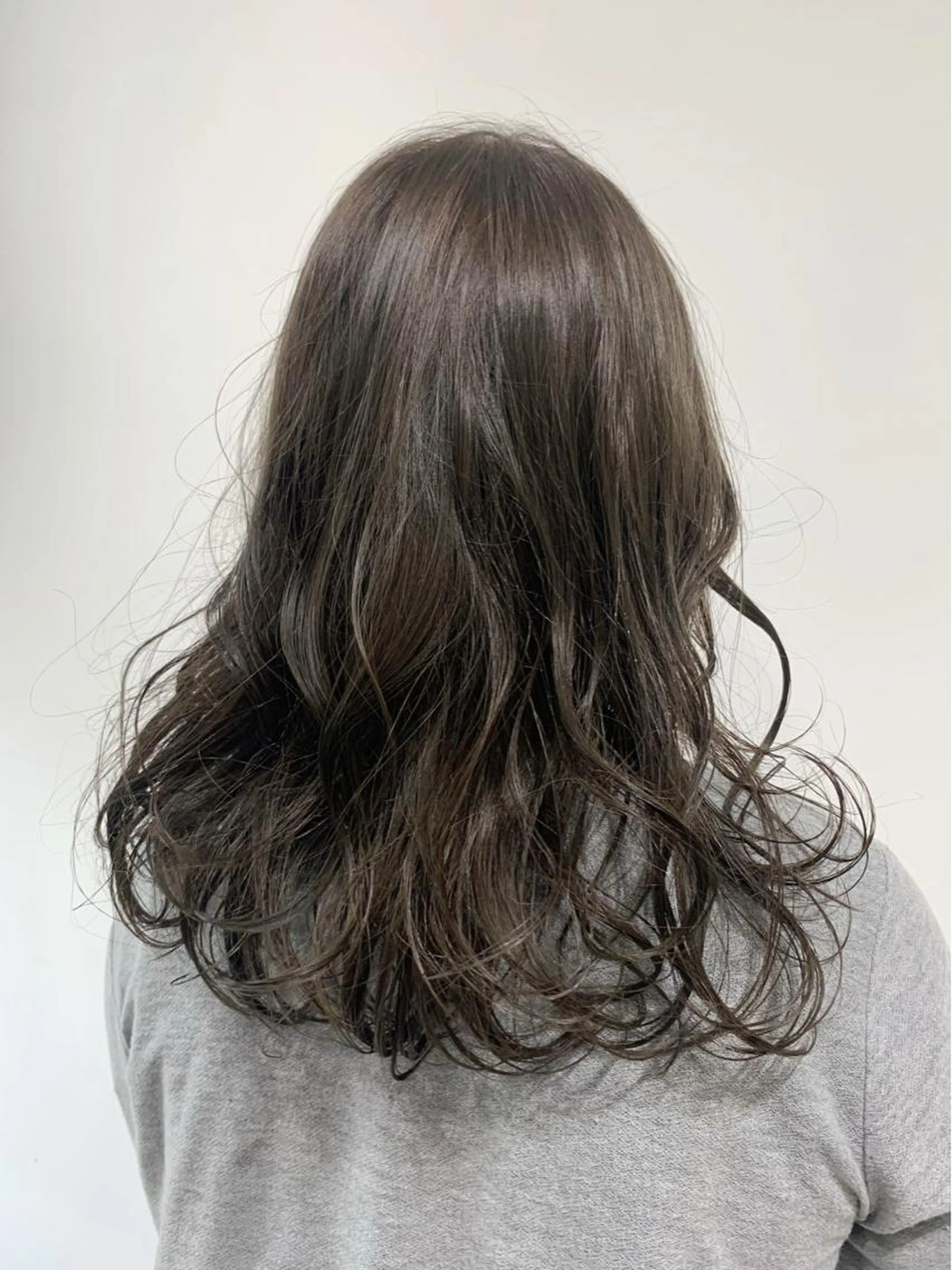🌈ステキな自分に変身✨艶髪フルカラー+眉毛カット✂︎+シャンプートリートメント🧴◌𓈒𓐍の写真