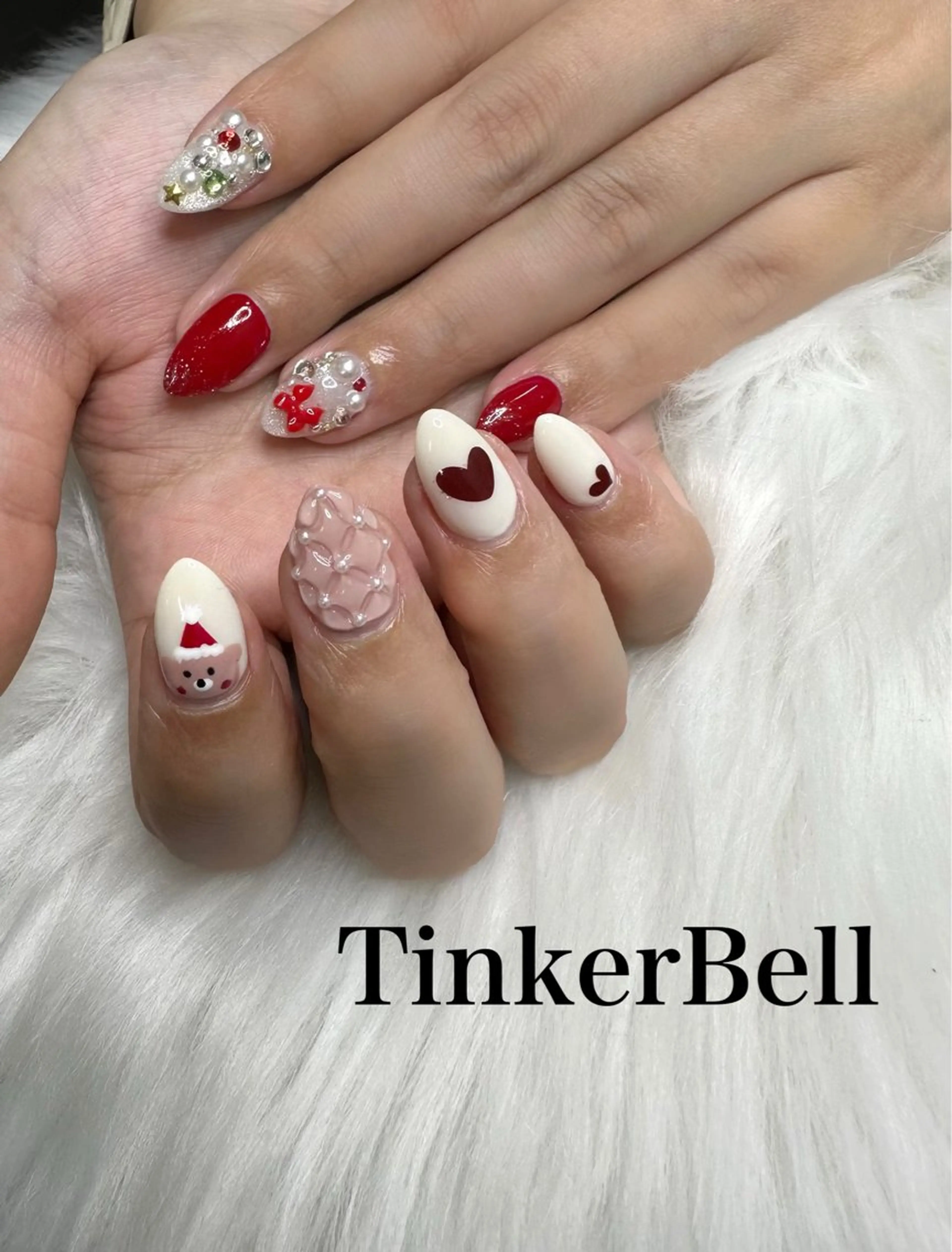 ネイル 冬ネイル クリスマス ハンドネイル Tinker Bellのネイルデザイン