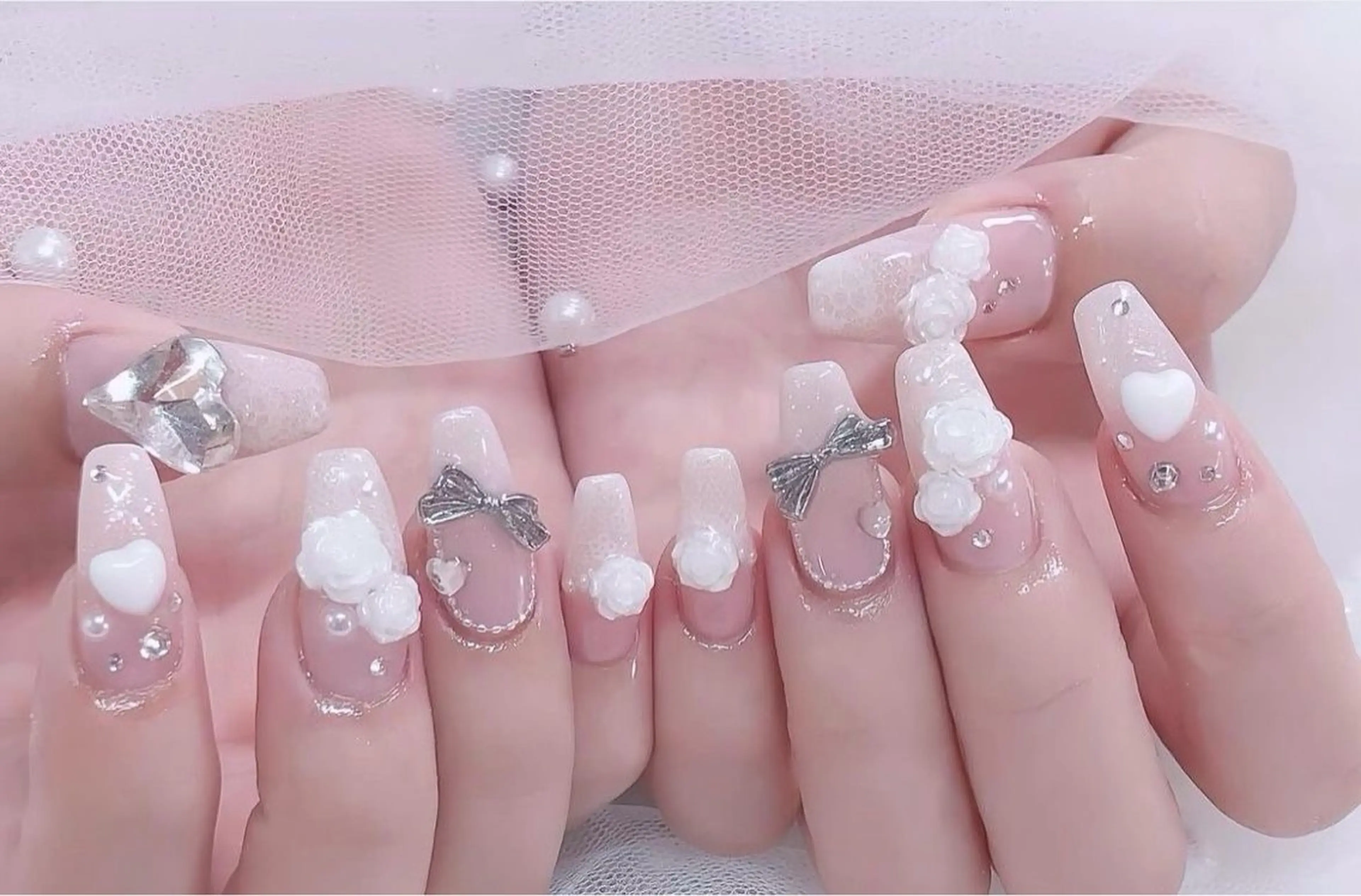 ネイル チークネイル フレンチネイル グラデーション 韓国ネイル マグネットネイル Hana Nailのネイルデザイン