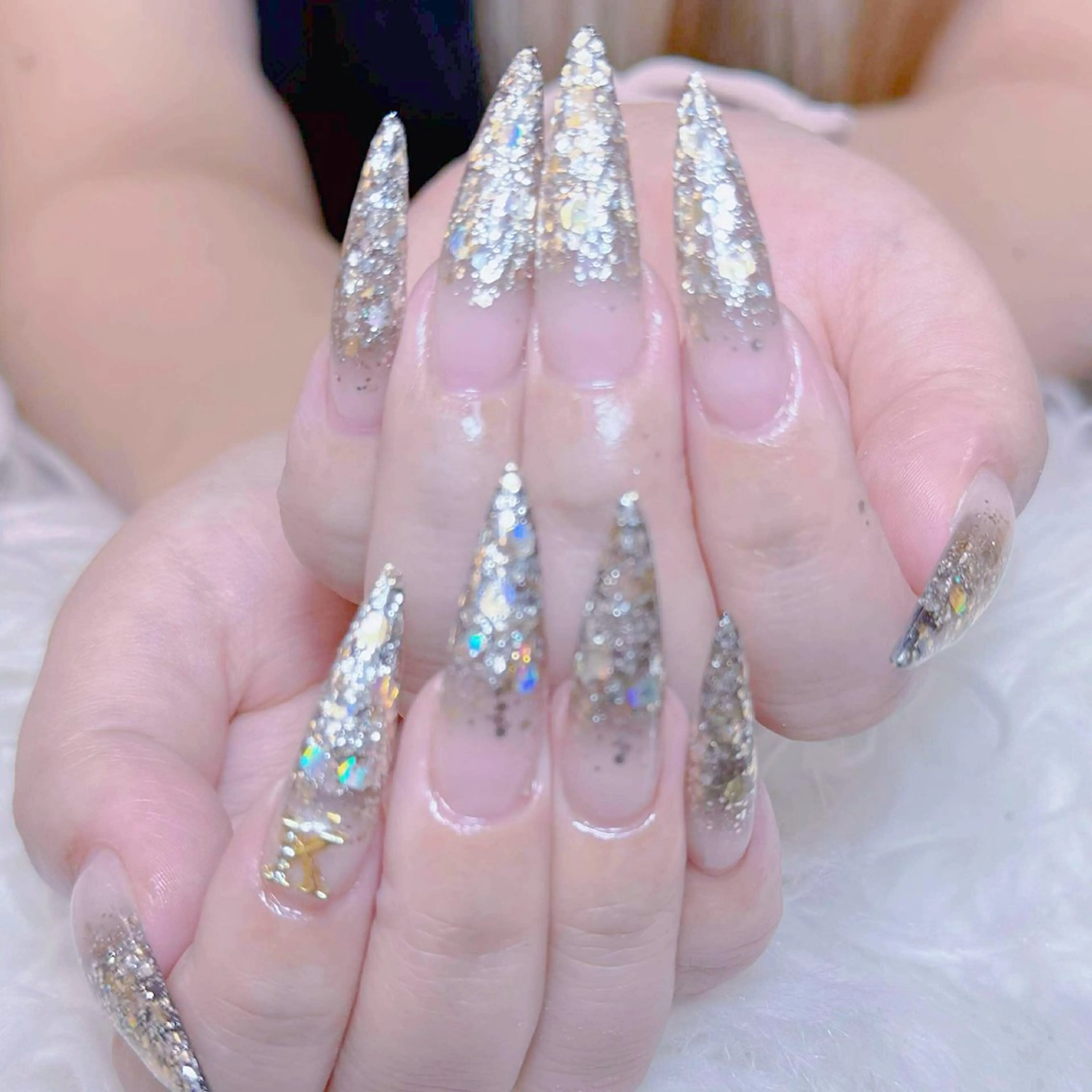 ネイル チークネイル 長さ出し フレンチネイル ジェルネイル ガラスフレンチ ハンドネイル anh nail anne🤍のネイルデザイン