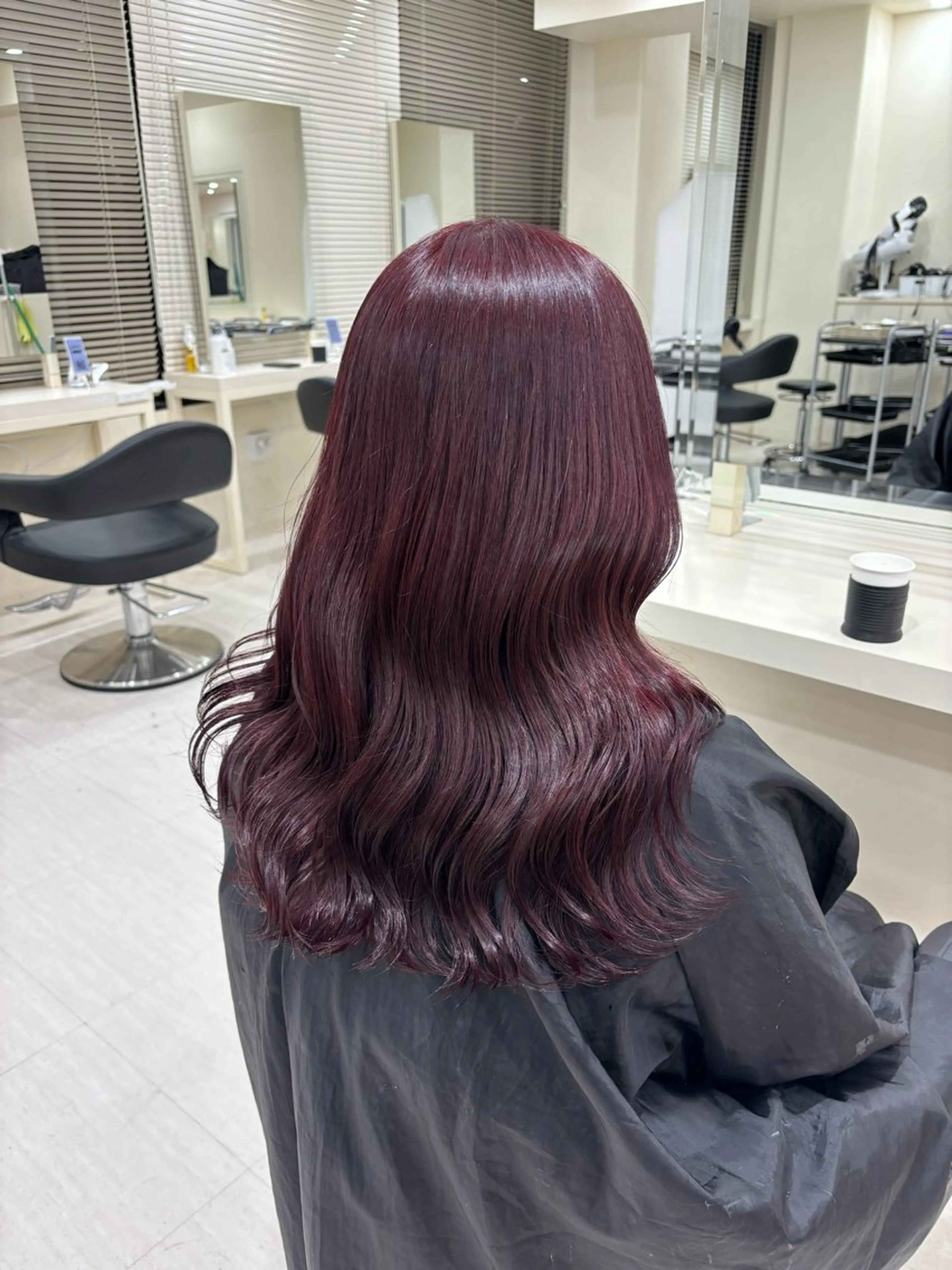 ロング カラー モテ髪ハイトーン🫧 serina🎀池袋のヘアスタイル