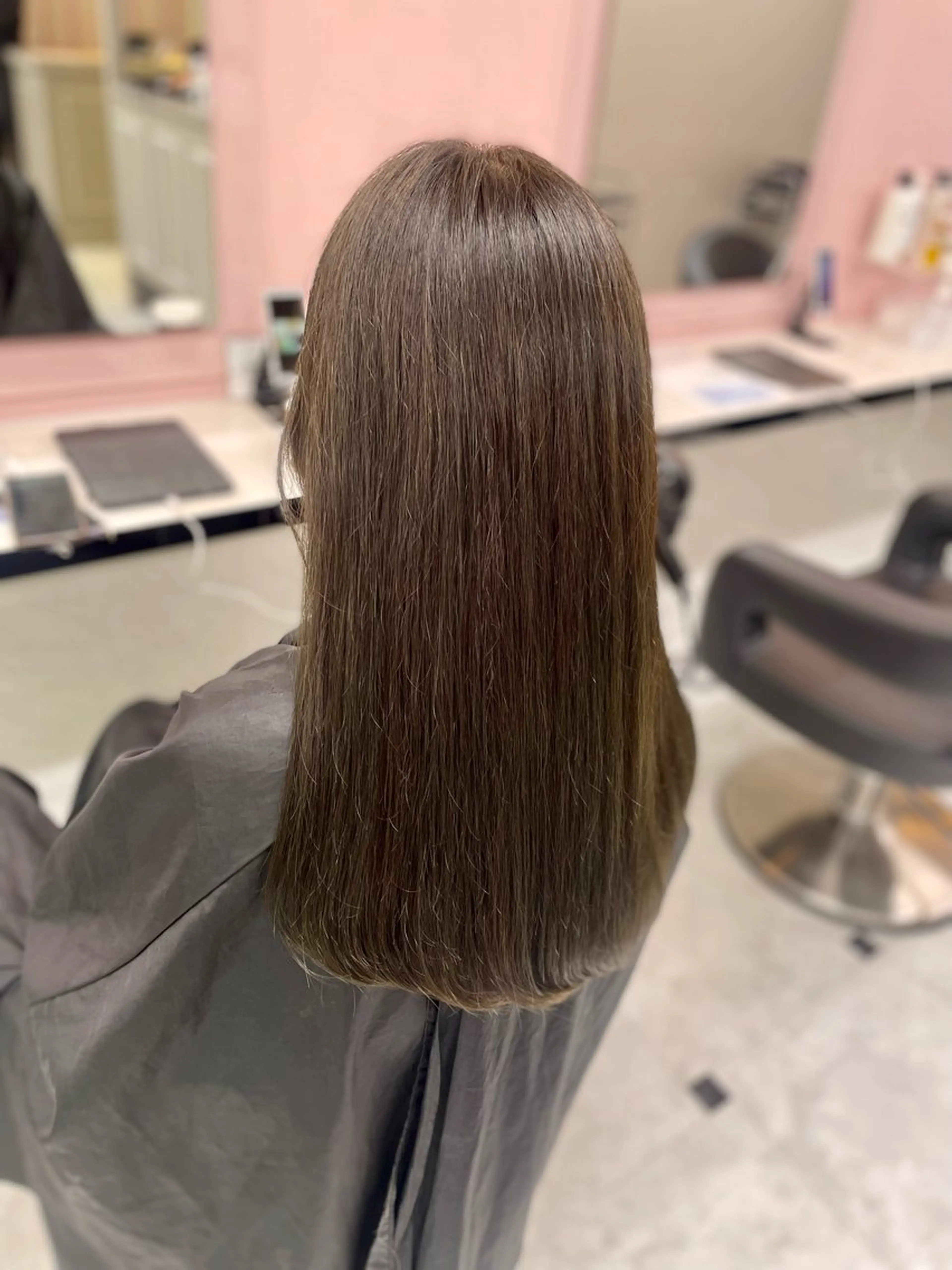 セミロング カット 縮毛矯正 うる艶トレンドヘア 🕊️上野BABYのヘアスタイル