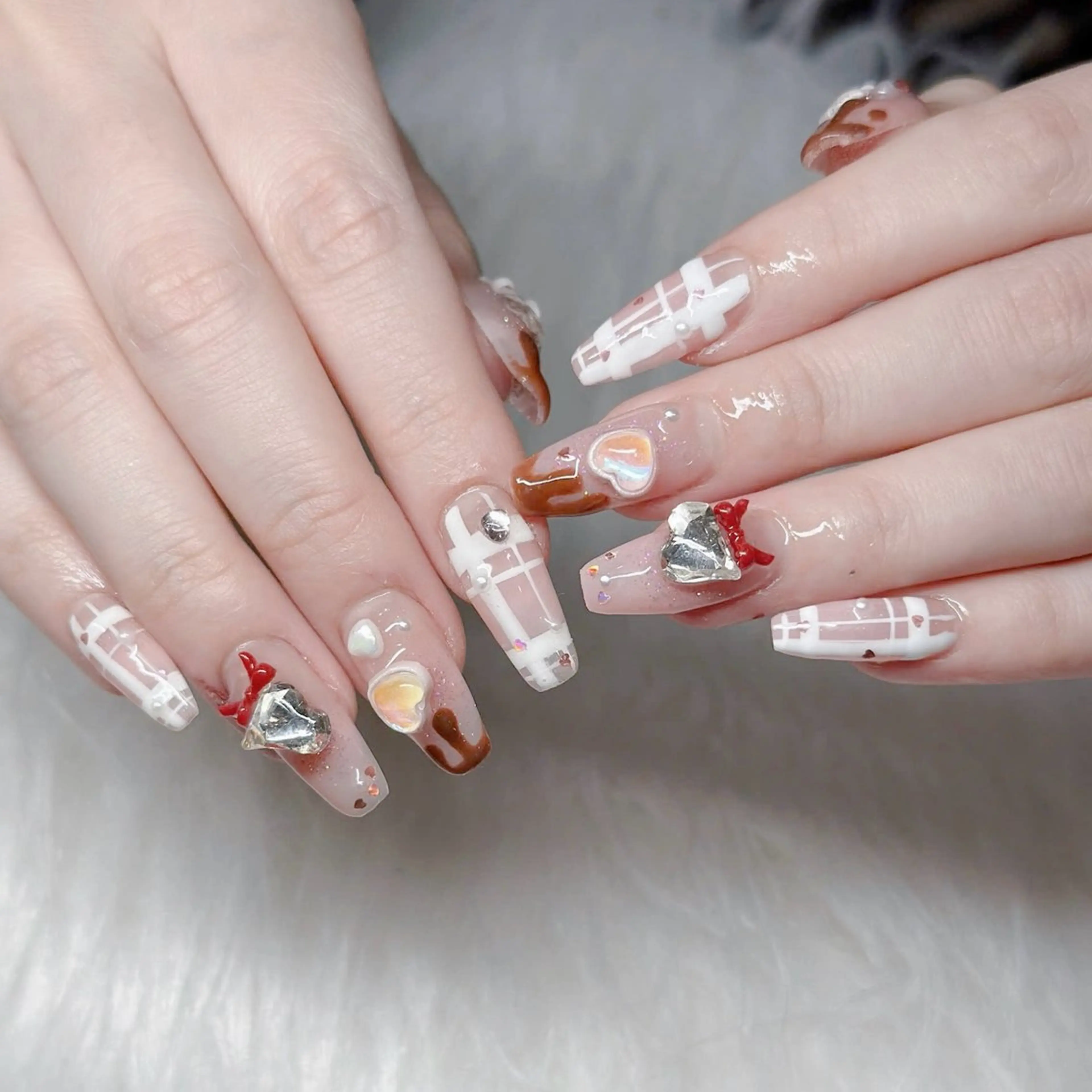 ネイル オーロラネイル グラデーション ハート ホログラムネイル キラキラネイル ハンドネイル HA NIのネイルデザイン