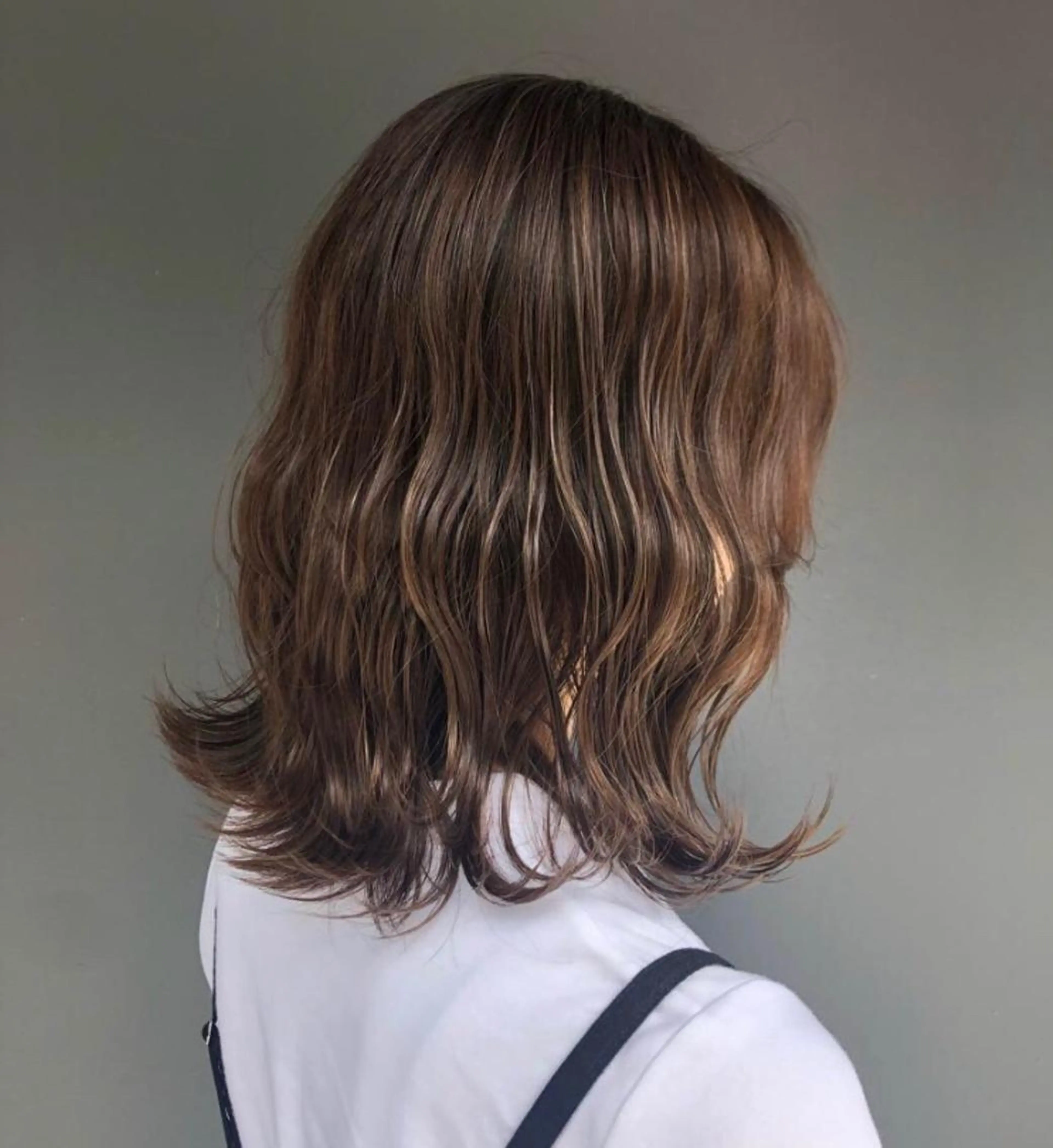 ミディアム カラー アッシュ ベージュカラー ブリーチ ハイライトカラー ハイライト ヘアカラー トリートメント ヘアセット 佐野 智史のヘアスタイル